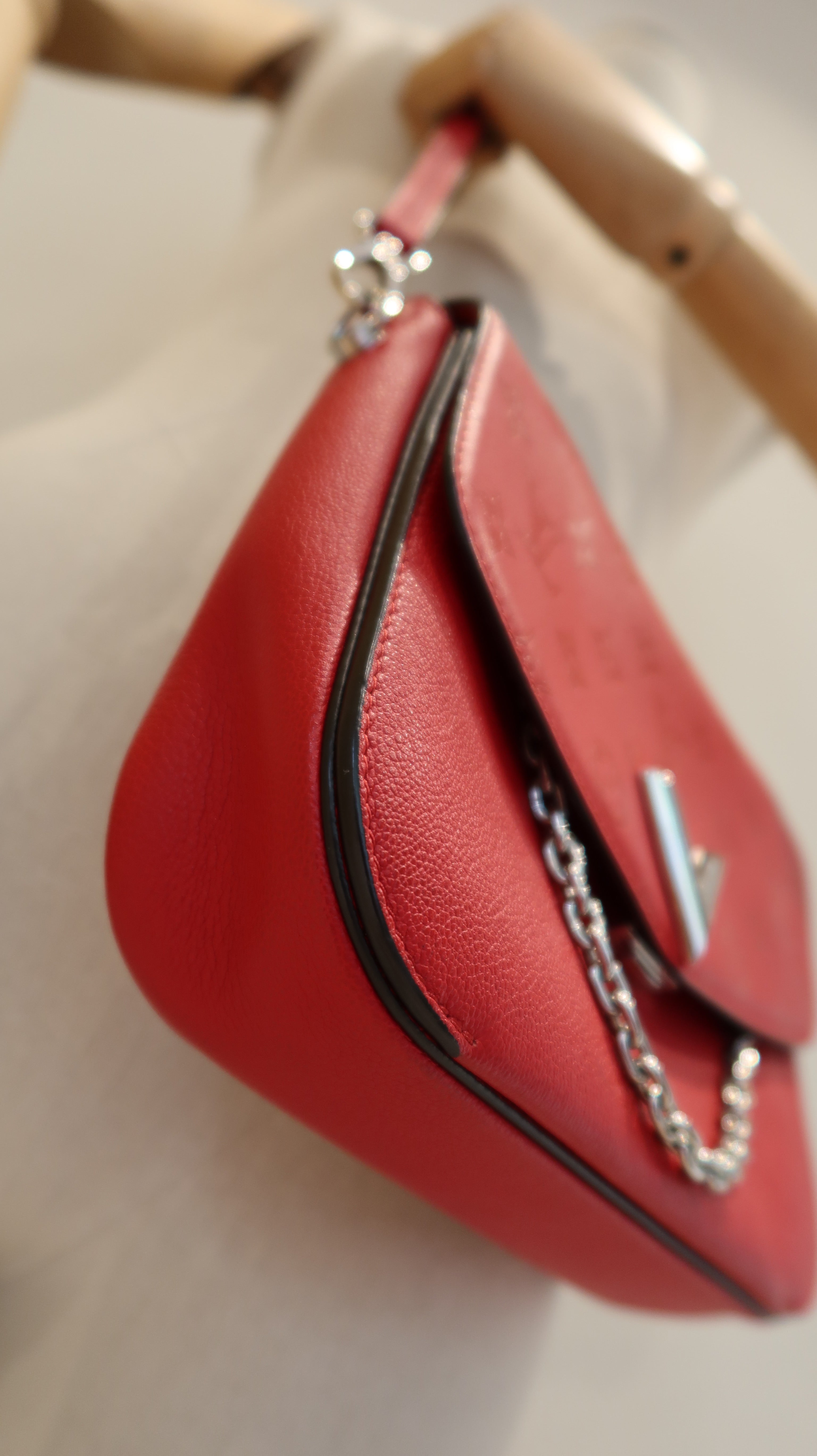 Louis Vuitton Very Messenger Bag