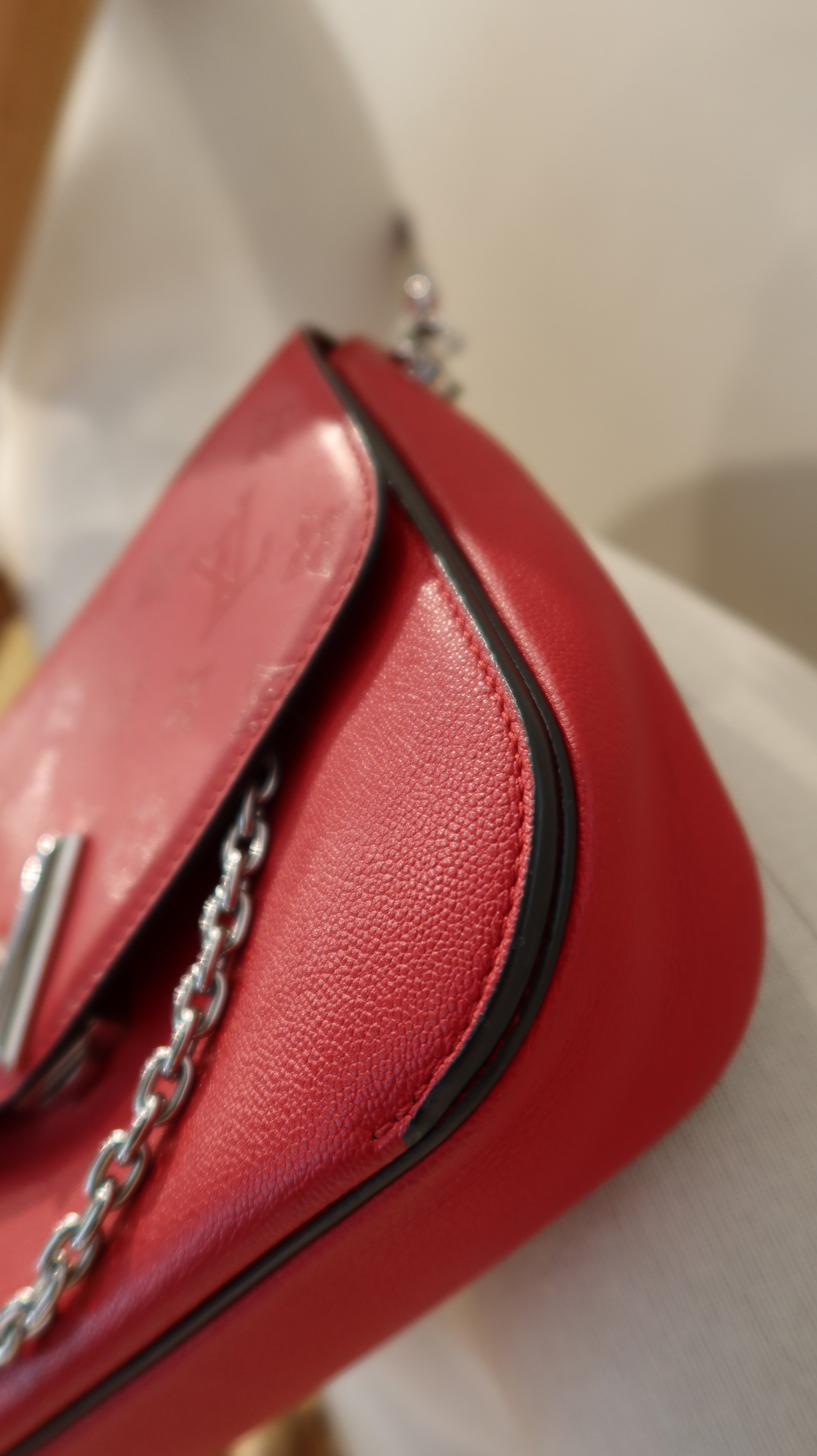 Louis Vuitton Very Messenger Bag