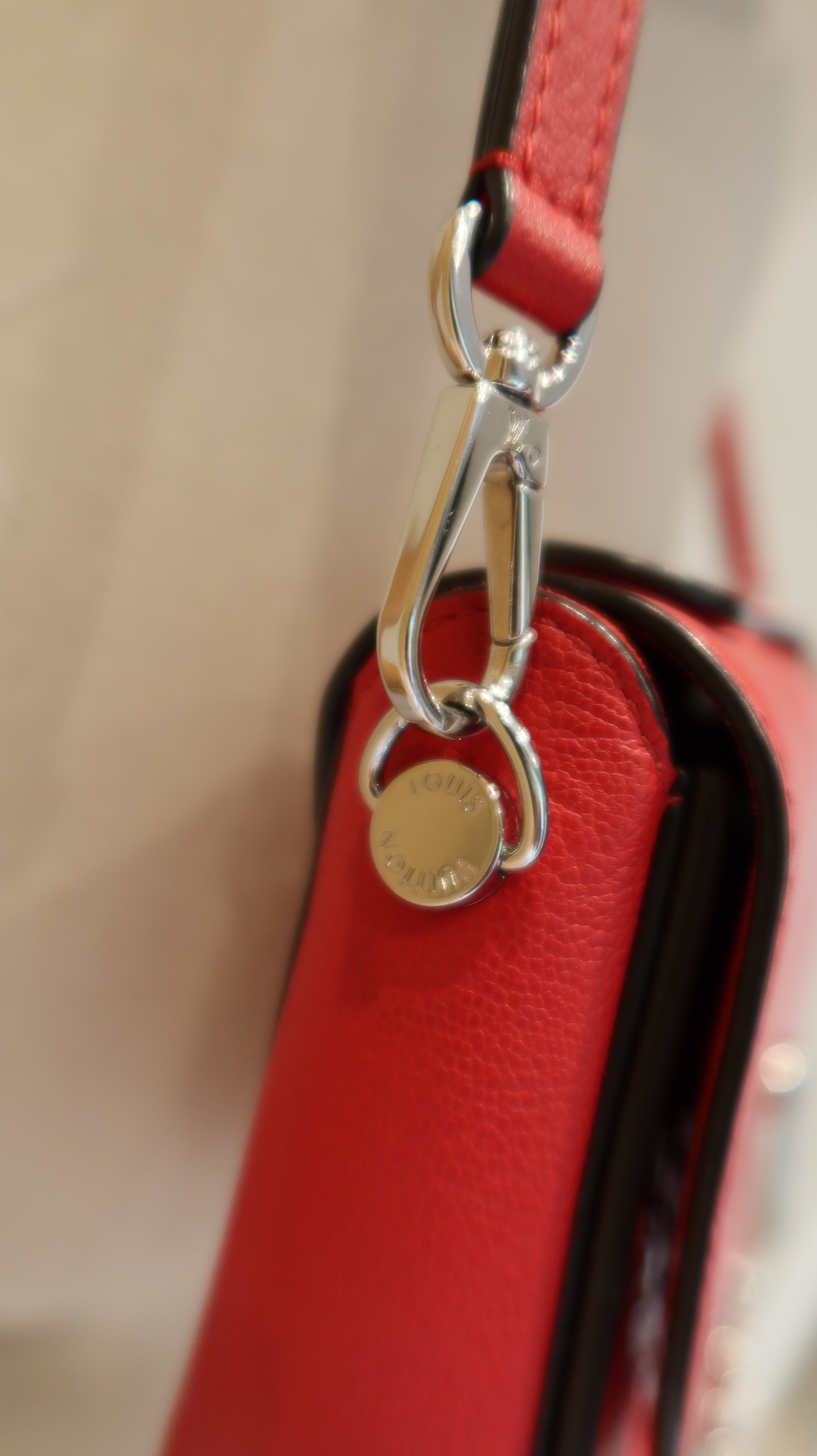 Louis Vuitton Very Messenger Bag