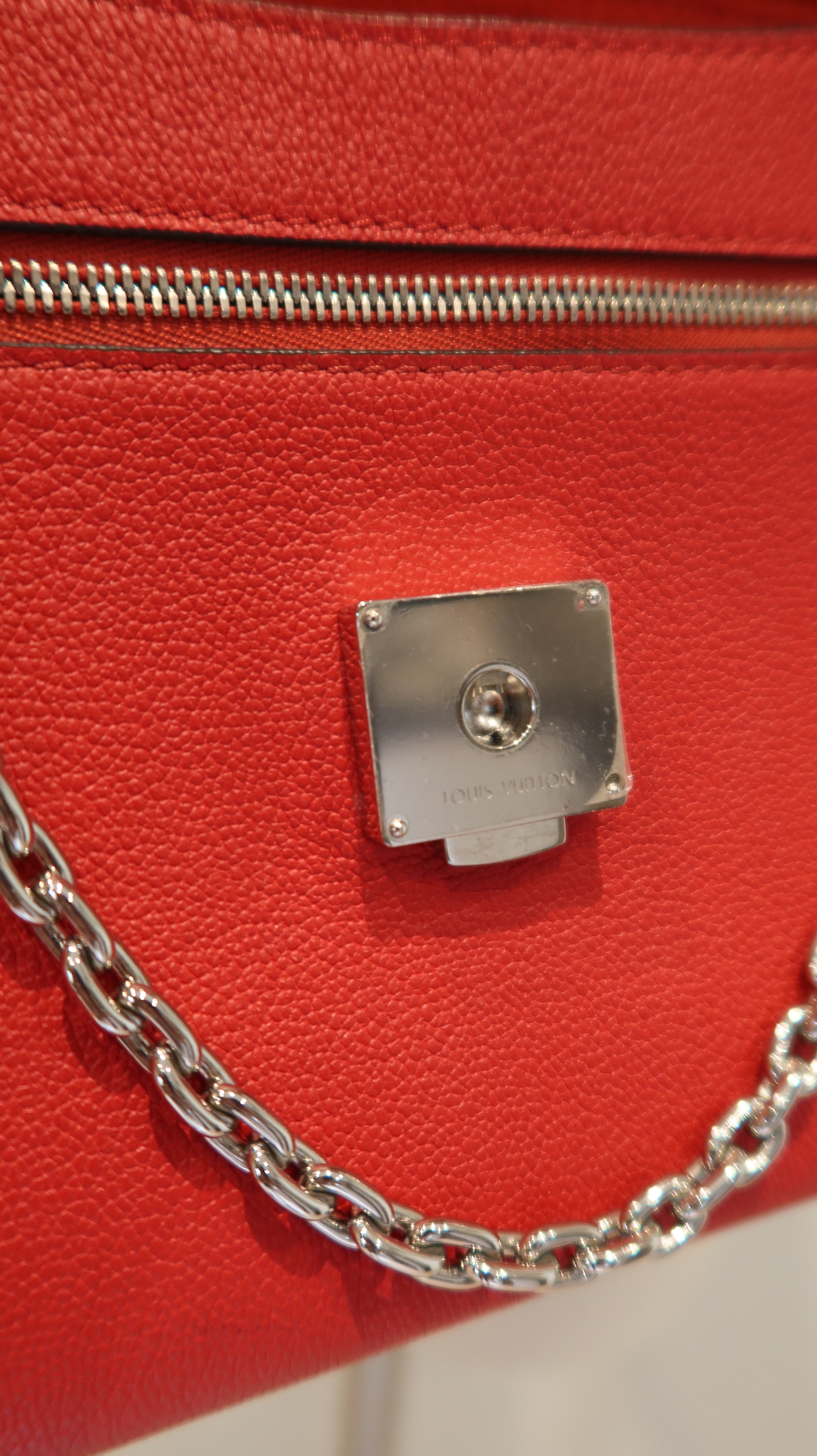 Louis Vuitton Very Messenger Bag