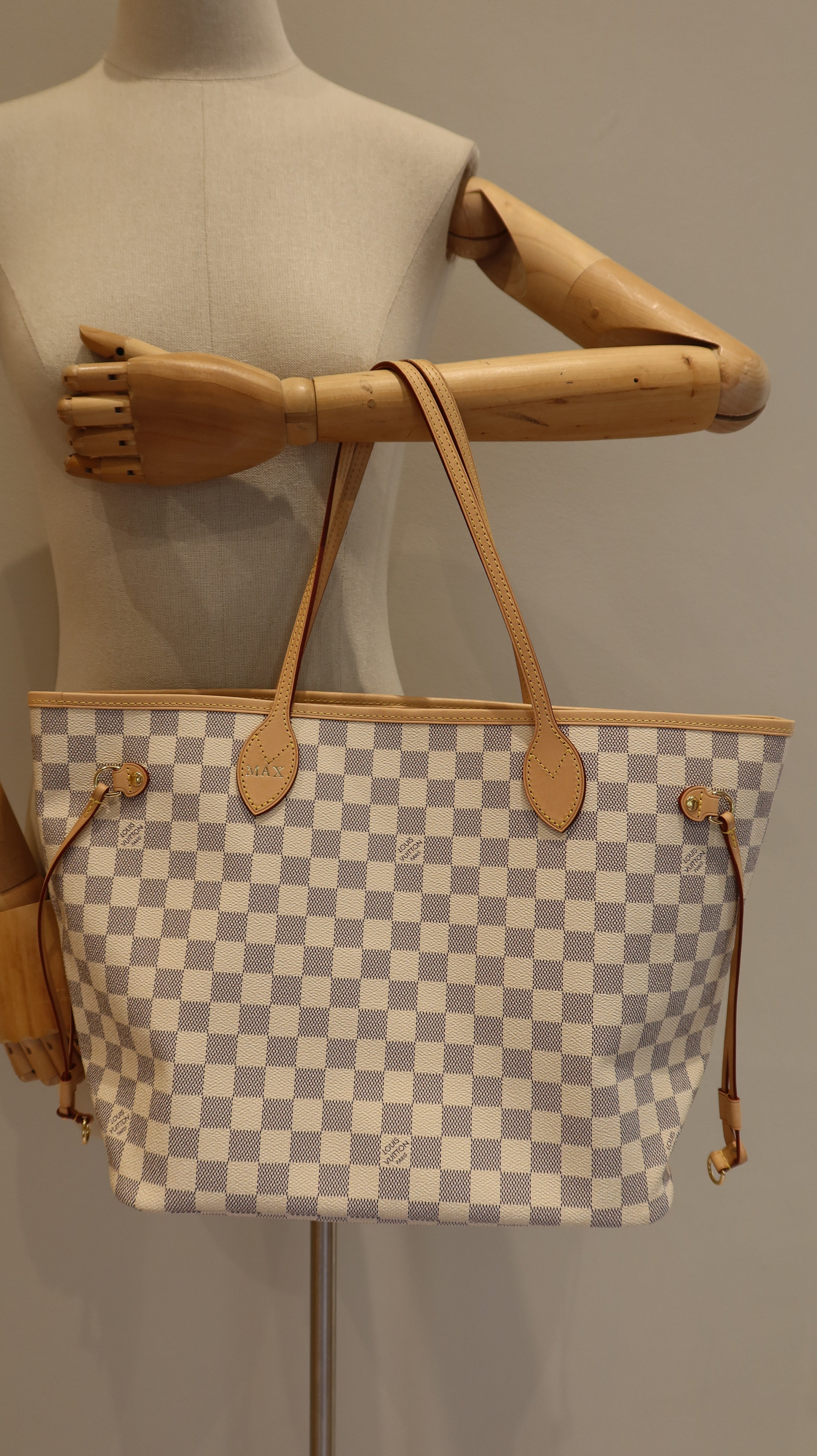 Louis Vuitton Neverfull MM Bag