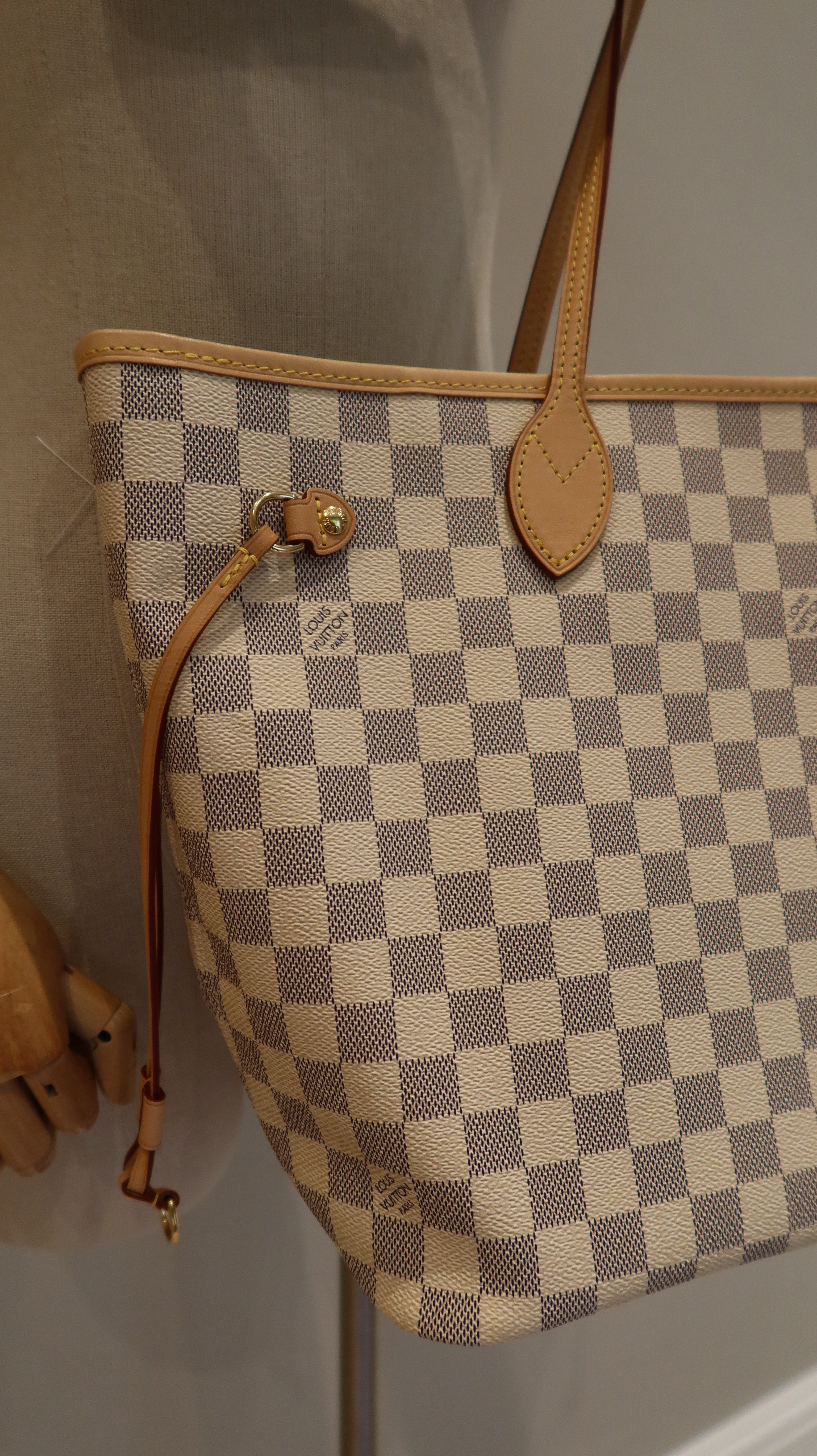 Louis Vuitton Neverfull MM Bag