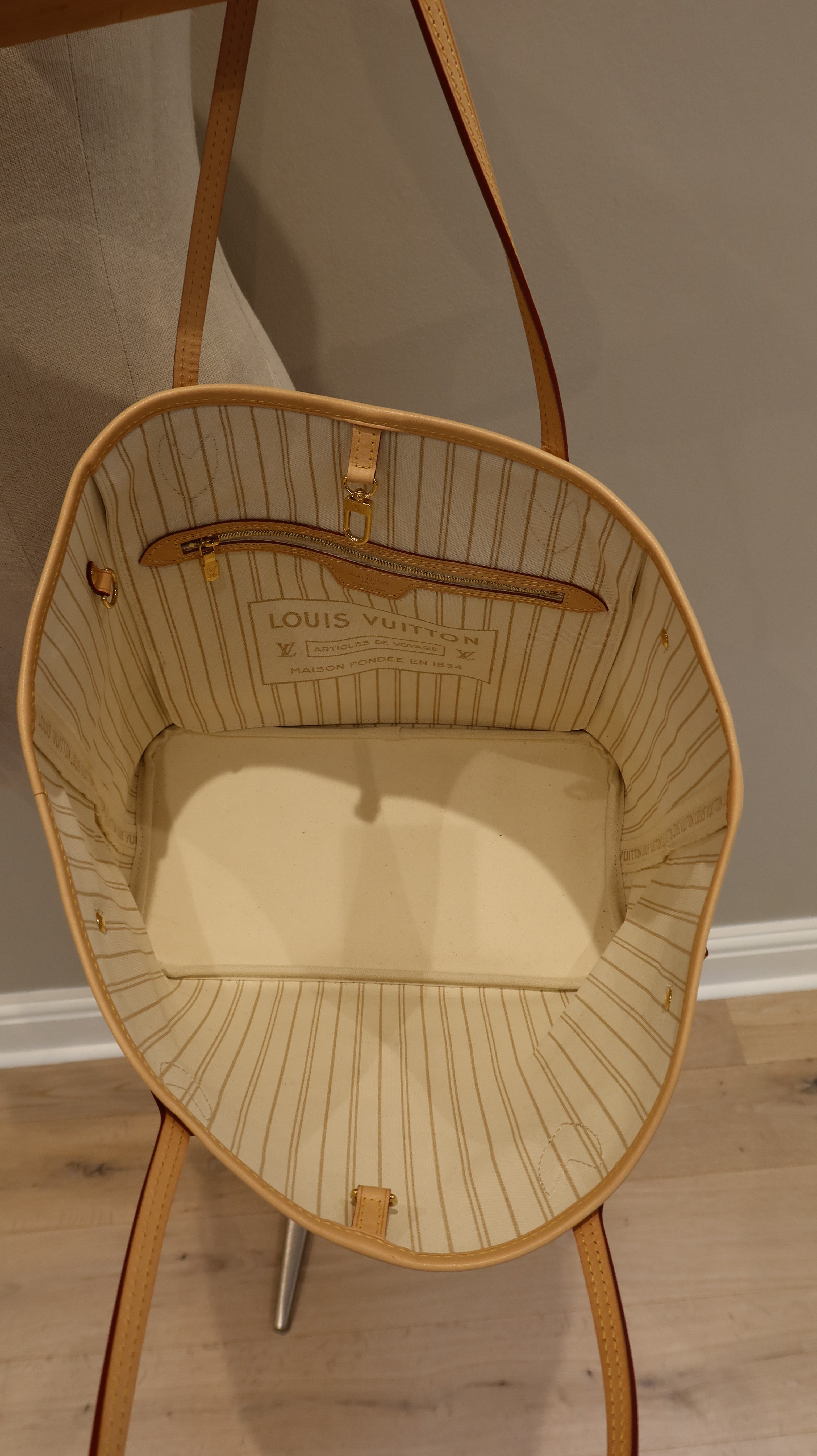 Louis Vuitton Neverfull MM Bag