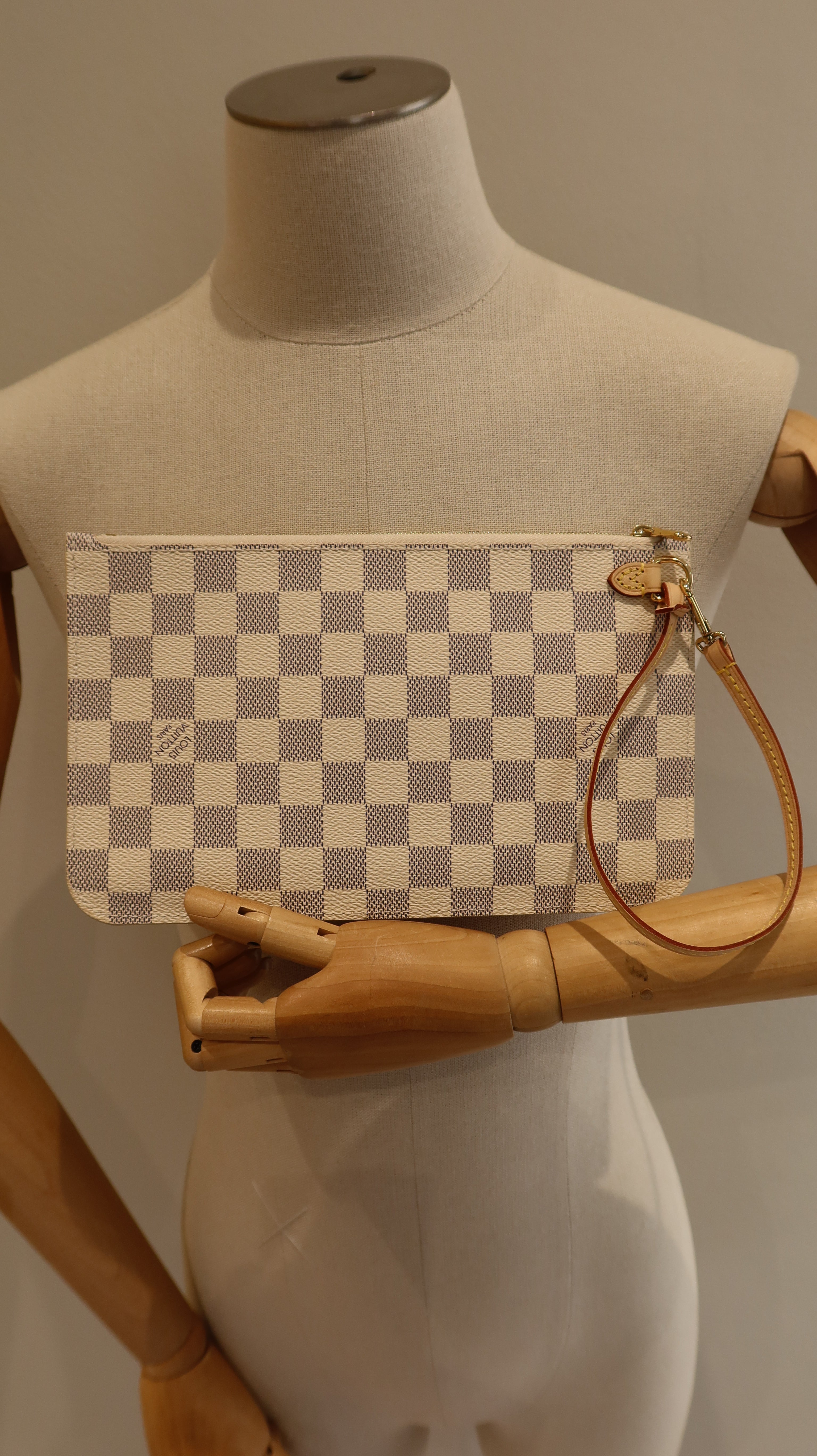 Louis Vuitton Neverfull MM Bag