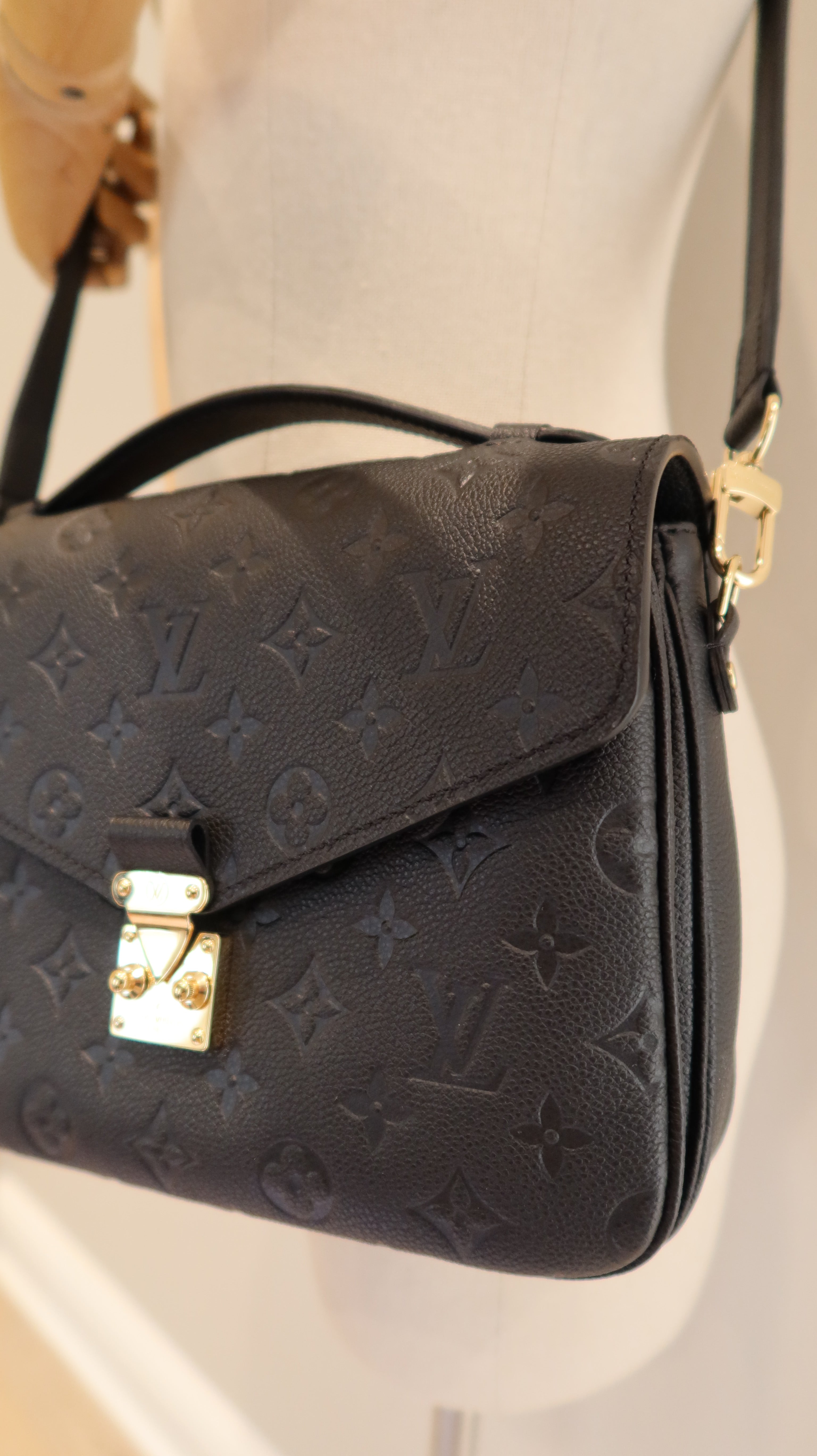 Louis Vuitton Pochette Metis