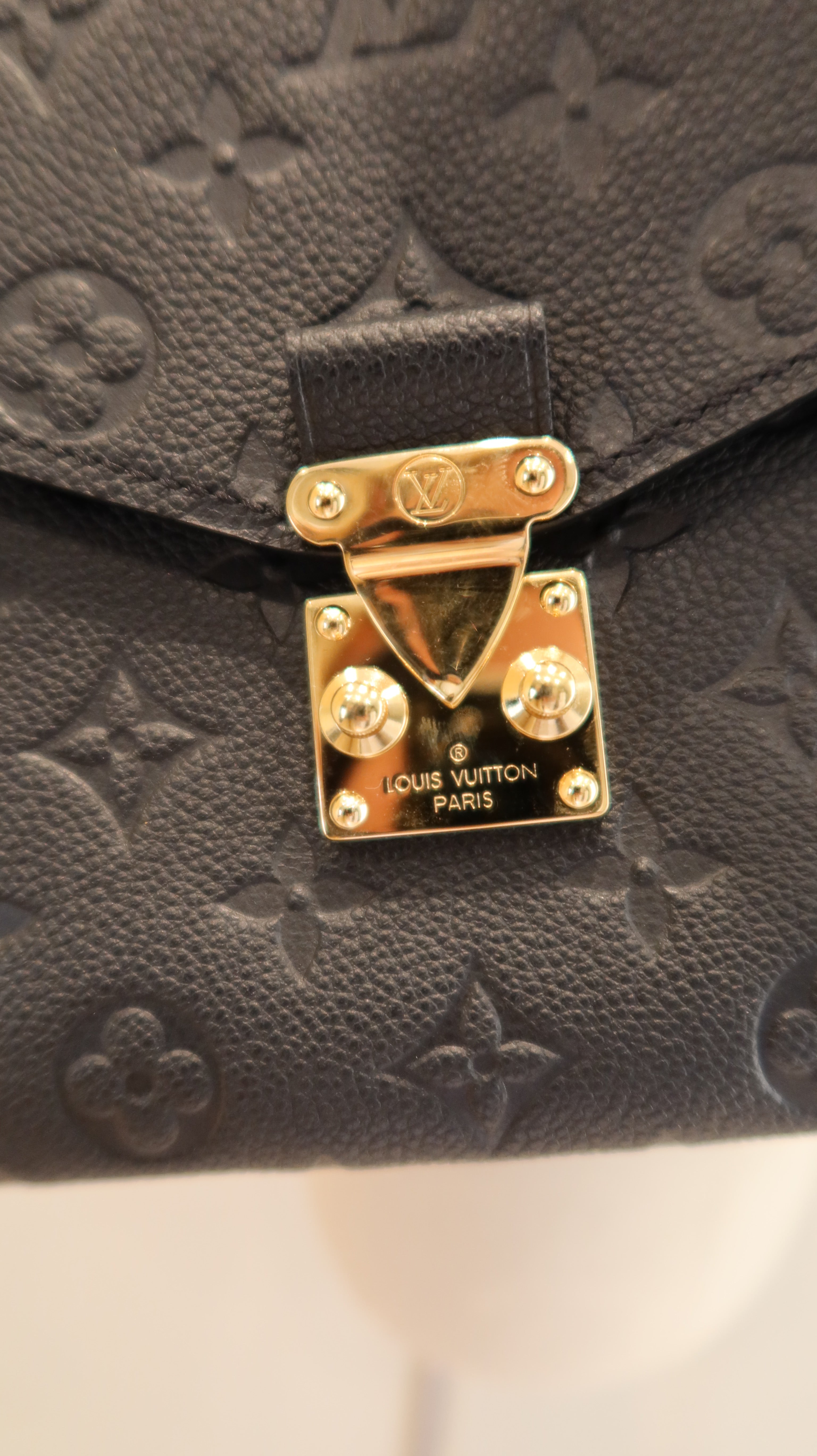 Louis Vuitton Pochette Metis