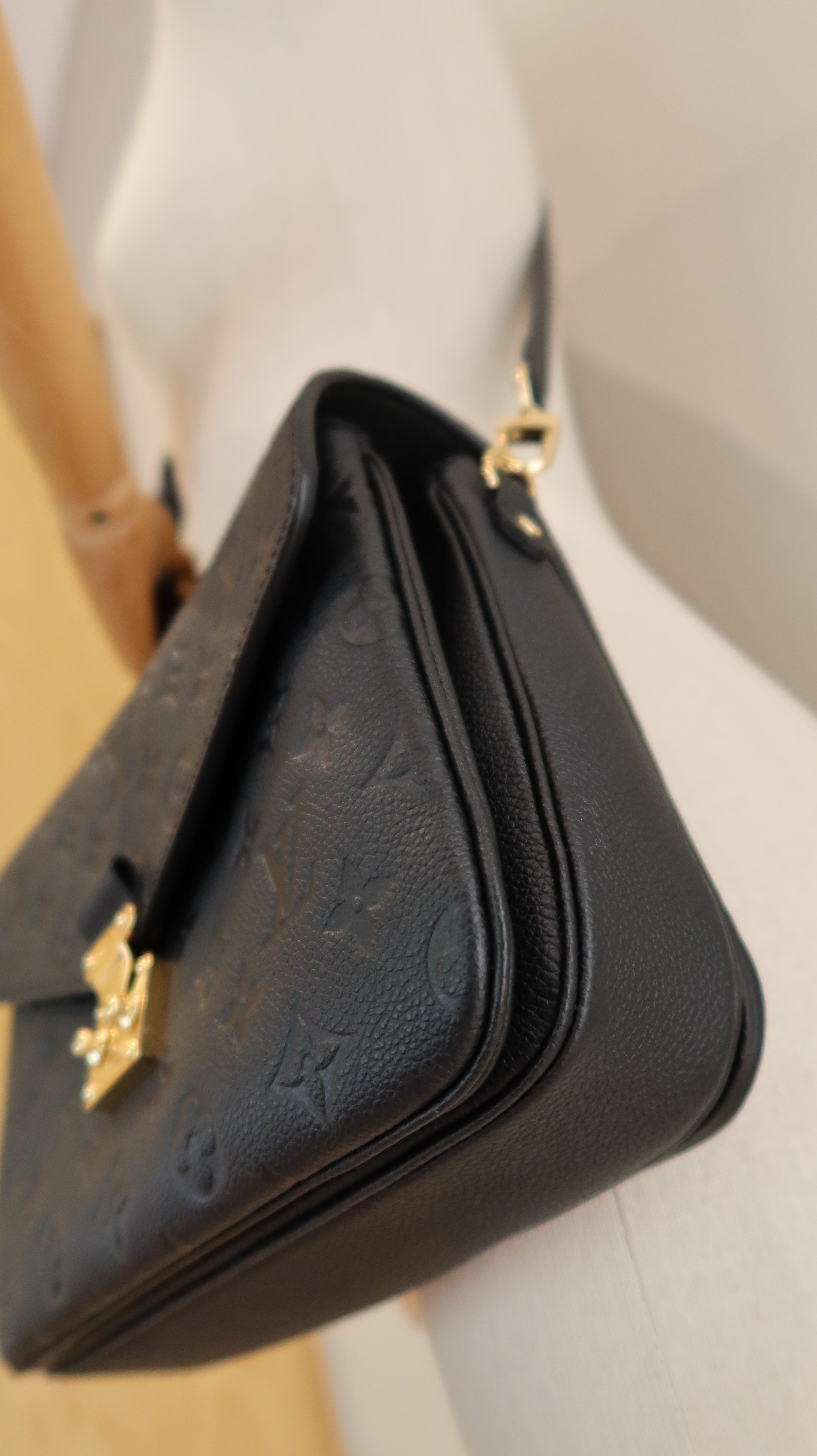 Louis Vuitton Pochette Metis