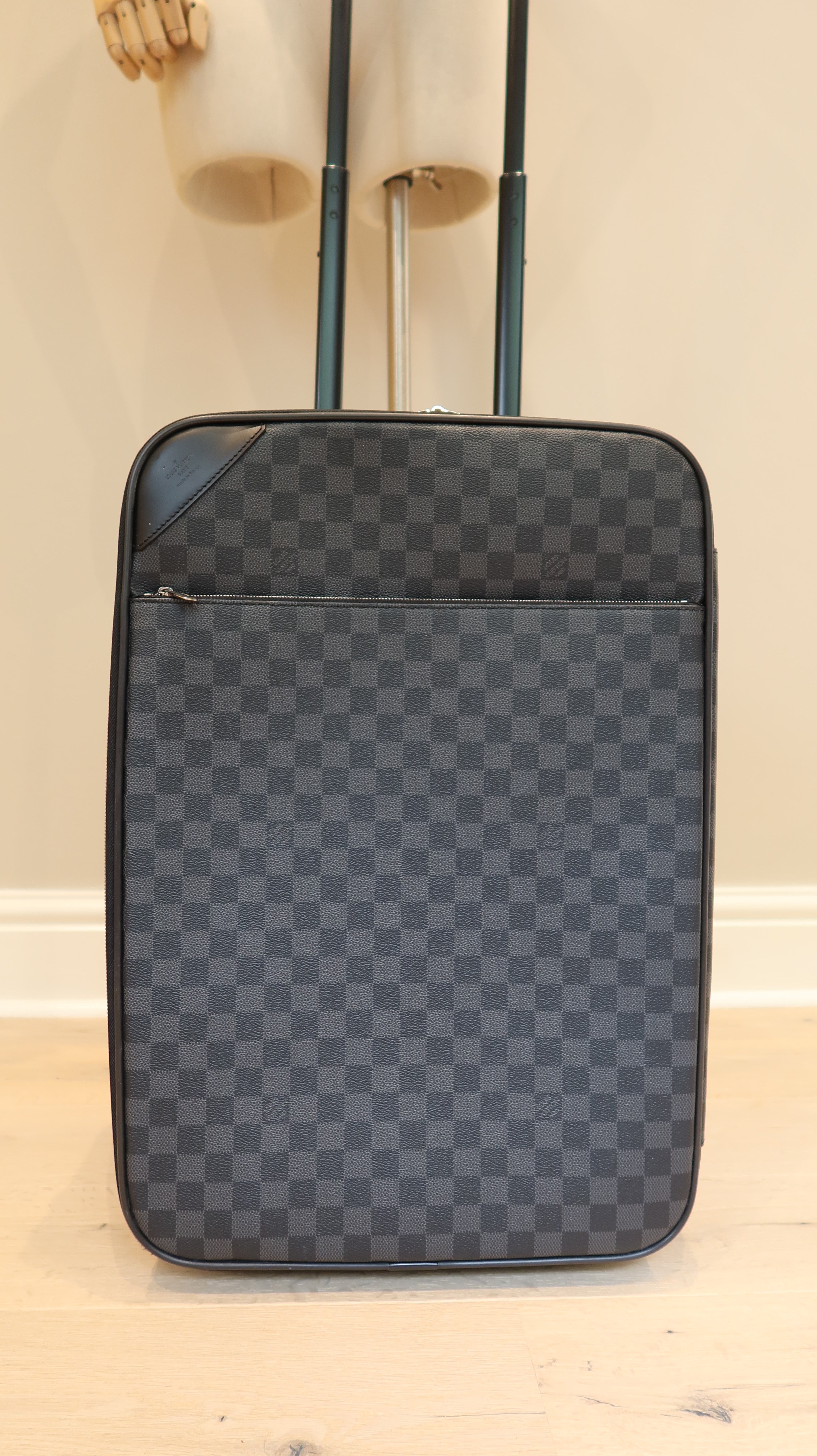 Louis Vuitton Pegase 55 Luggage Case