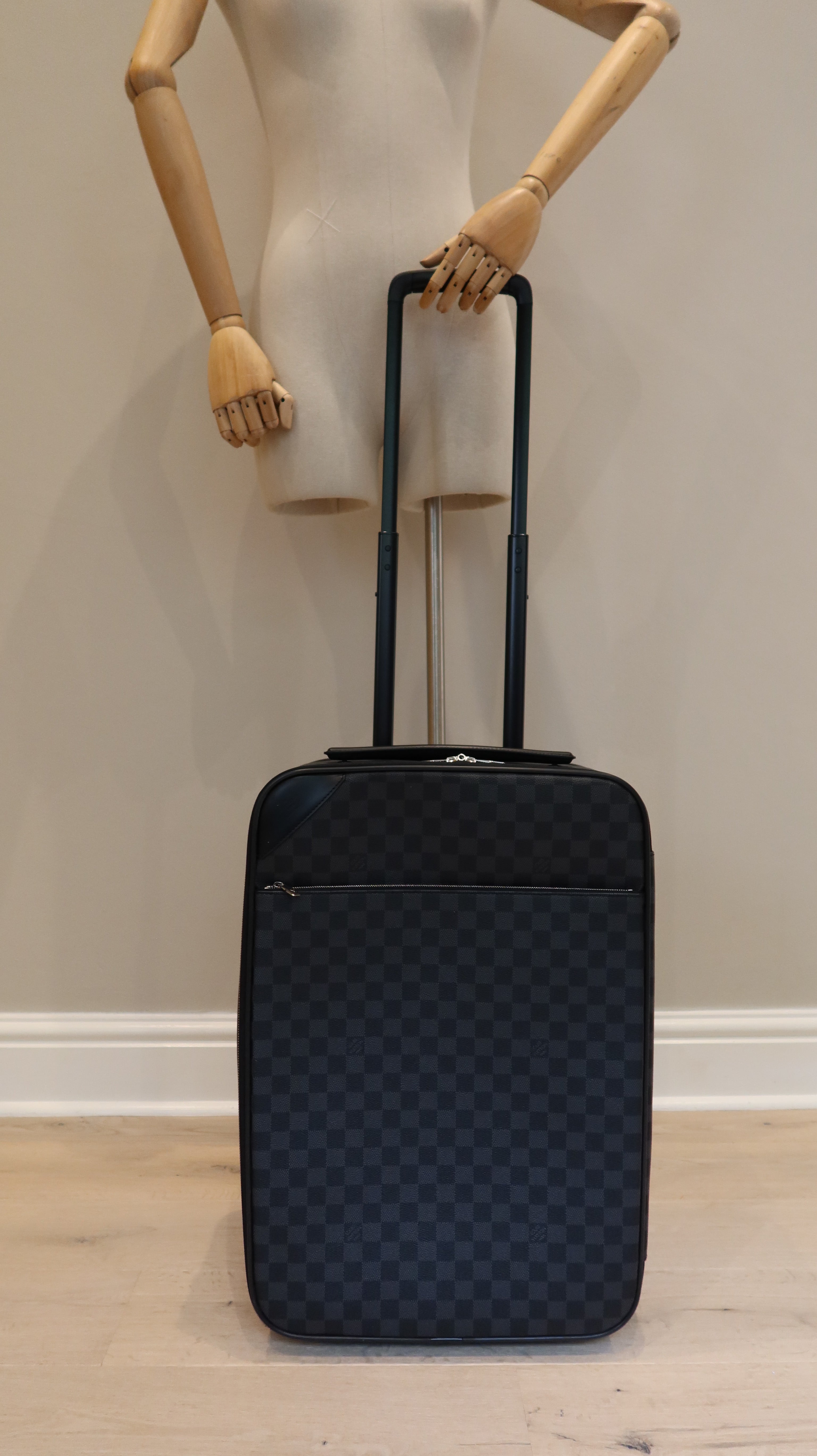 Louis Vuitton Pegase 55 Luggage Case