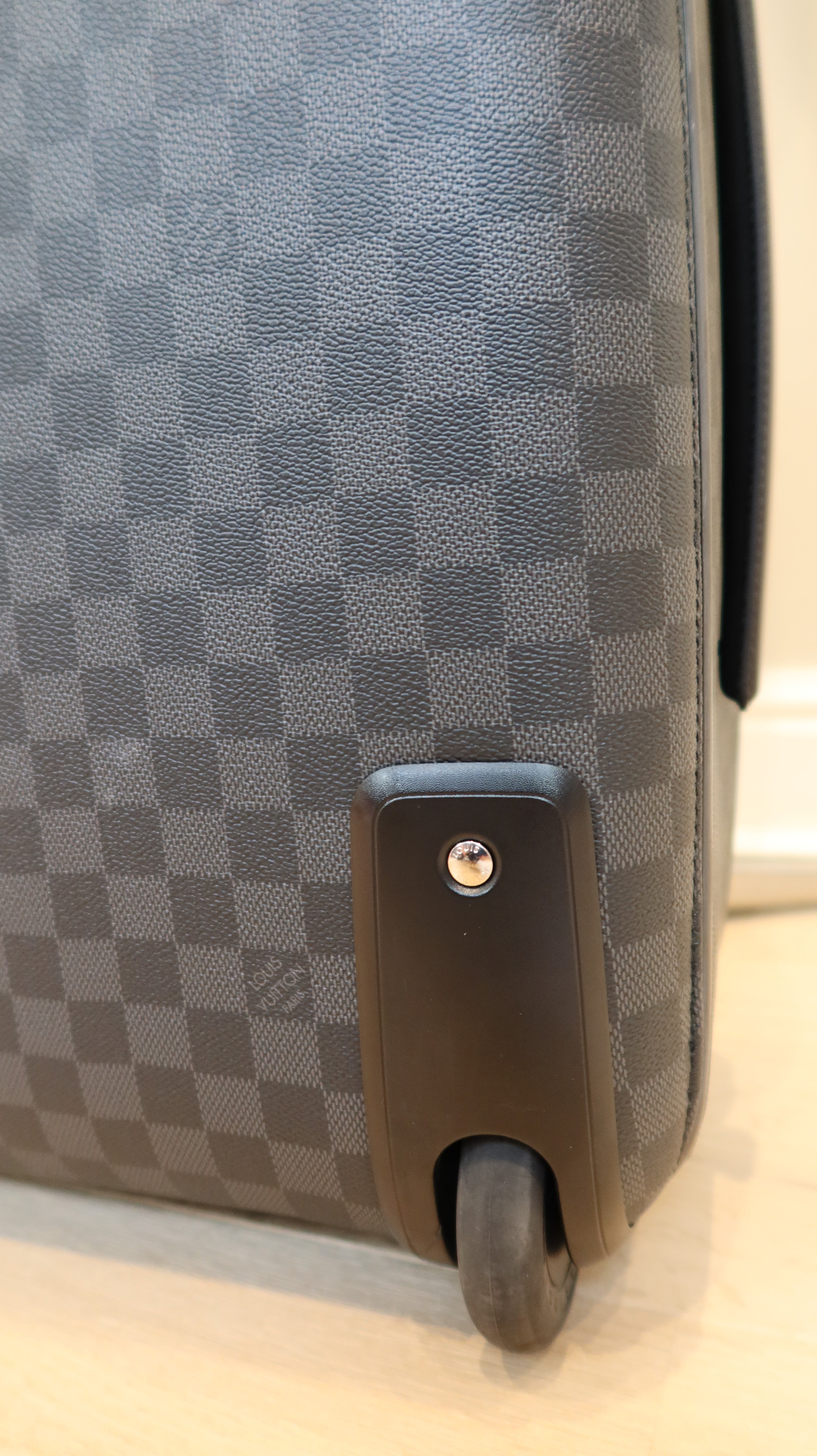 Louis Vuitton Pegase 55 Luggage Case
