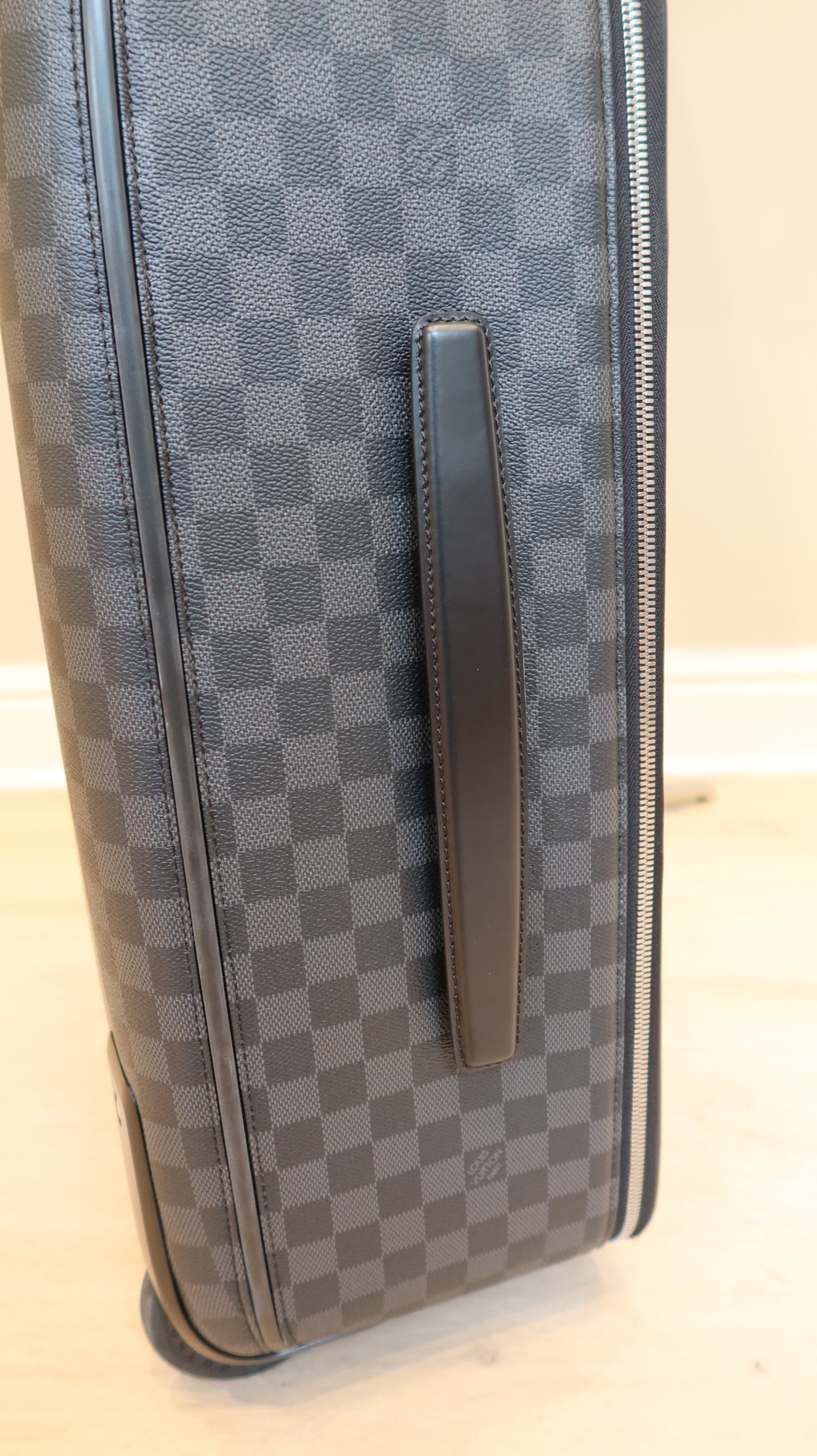 Louis Vuitton Pegase 55 Luggage Case