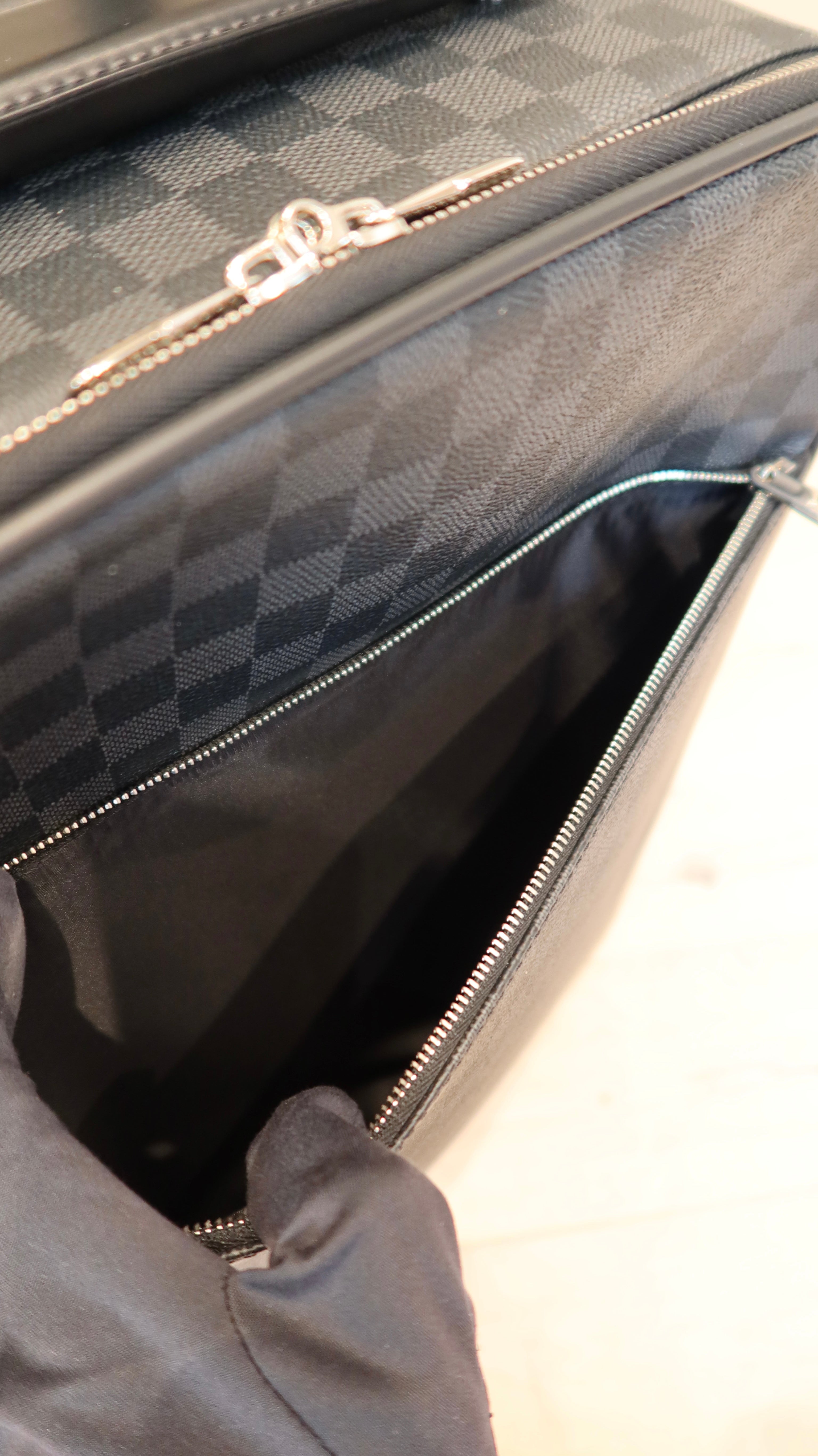 Louis Vuitton Pegase 55 Luggage Case