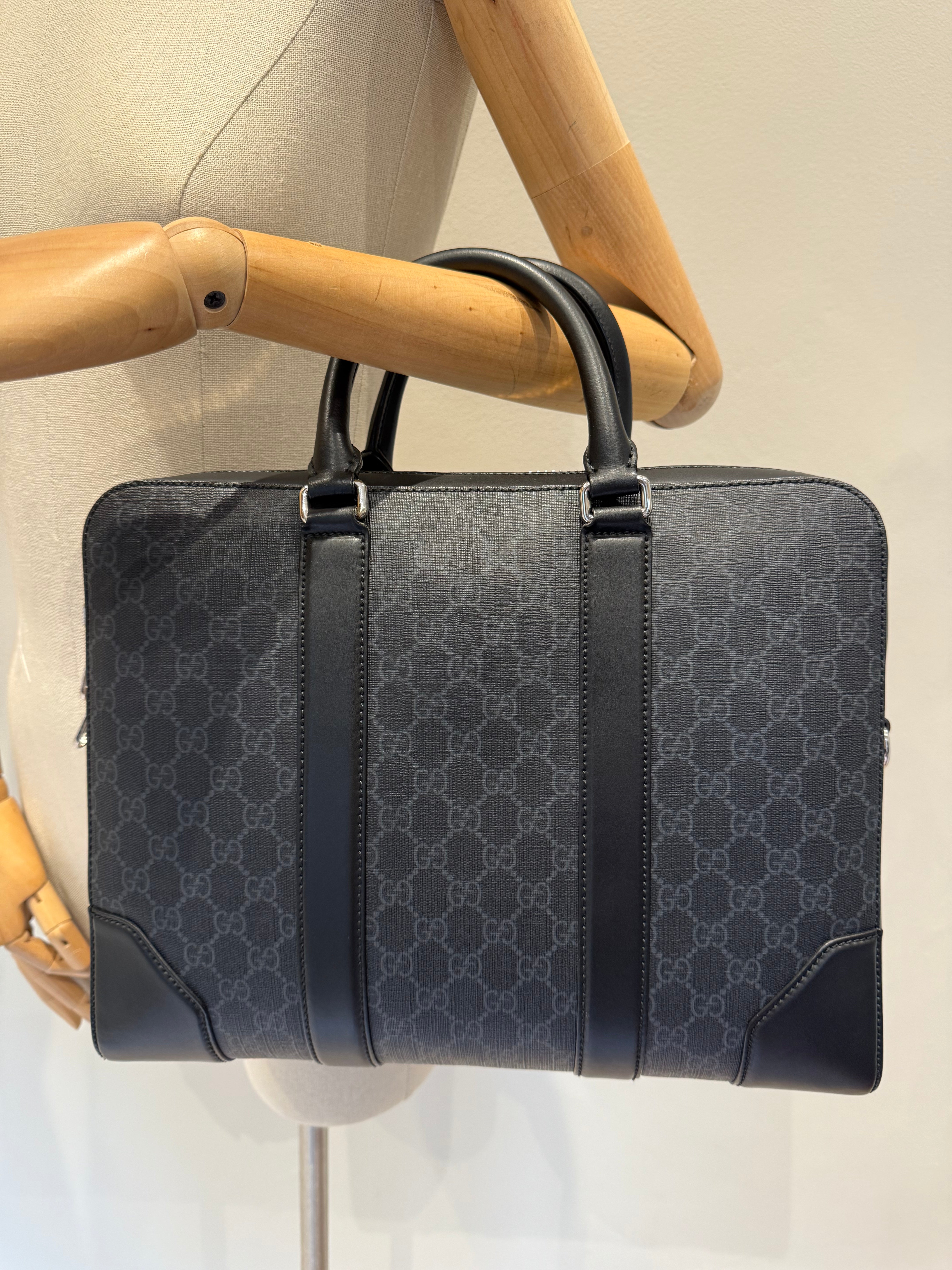 Gucci Supreme Black Briefcase *Full Set*