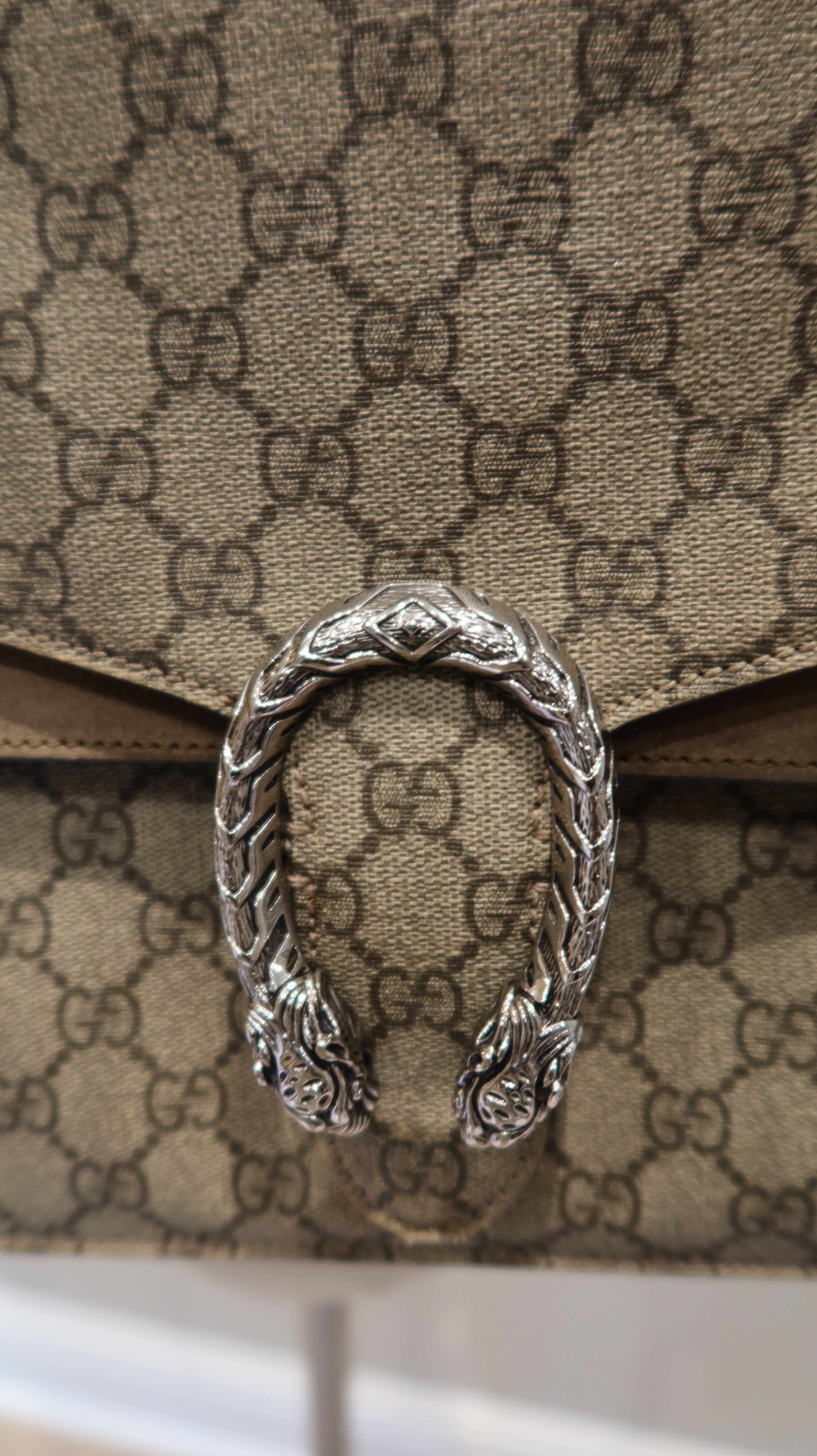 Gucci Dionysus GG Supreme Bag