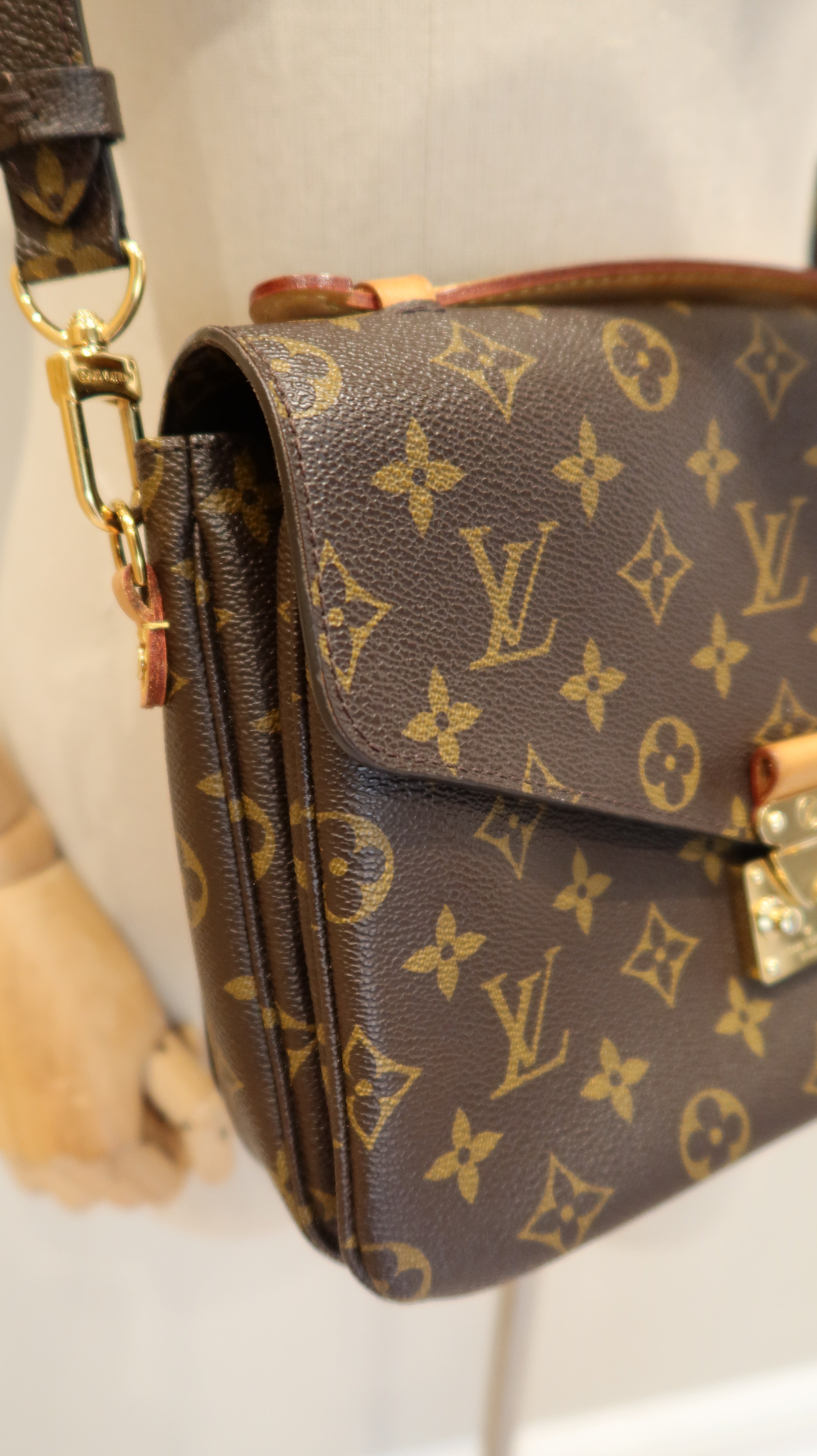 Louis Vuitton Pochette Metis