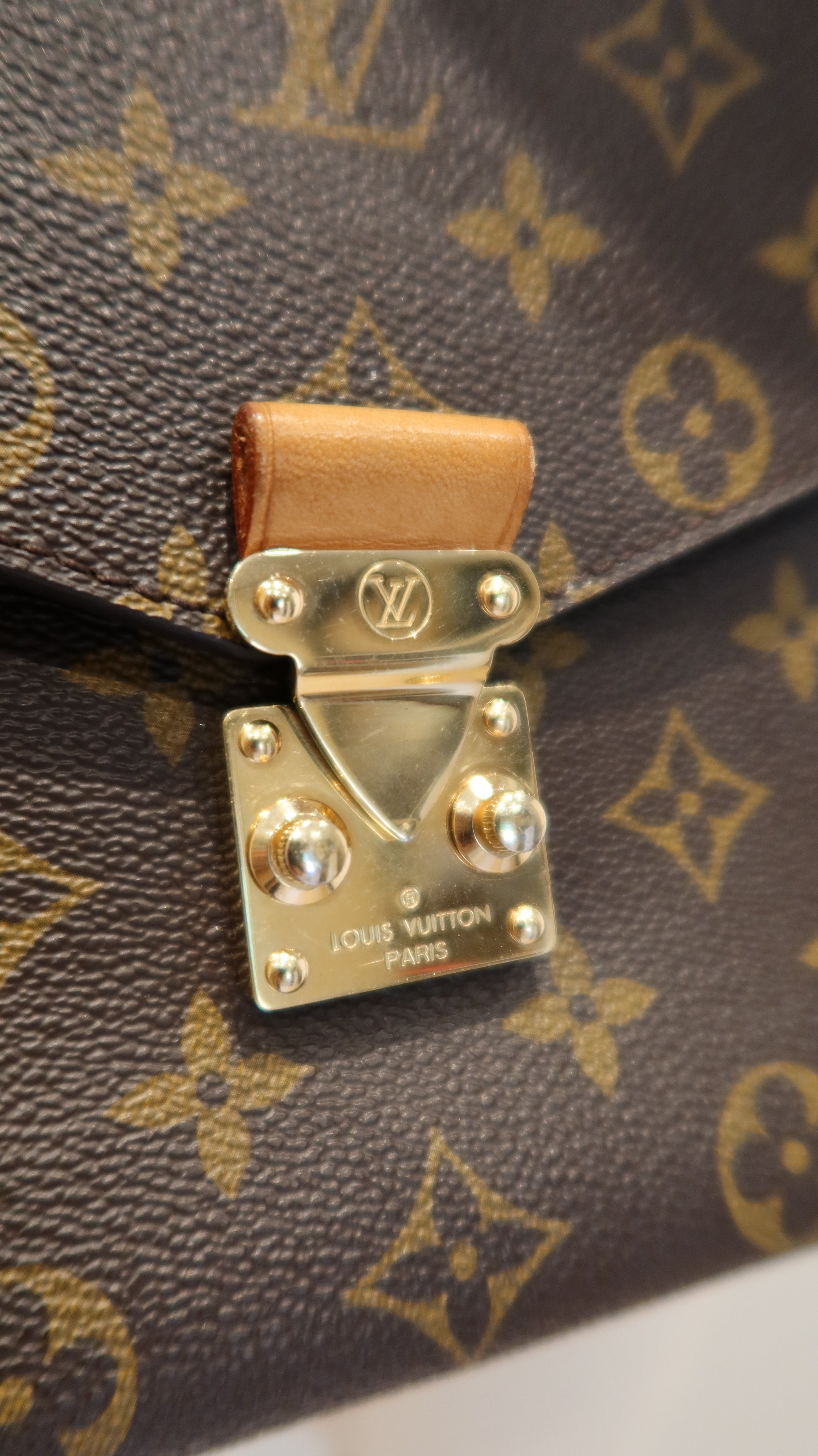 Louis Vuitton Pochette Metis