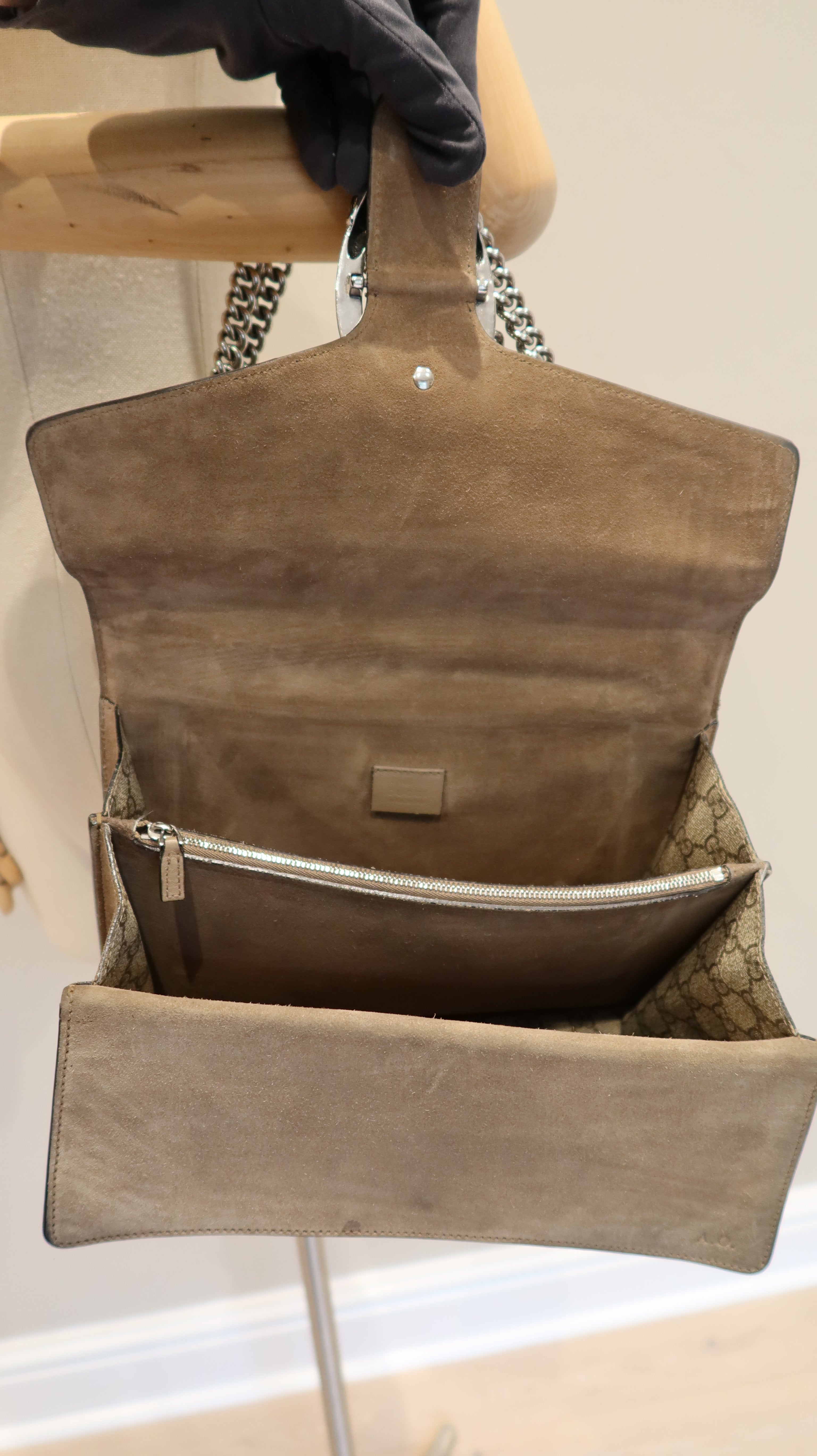 Gucci Dionysus GG Supreme Bag