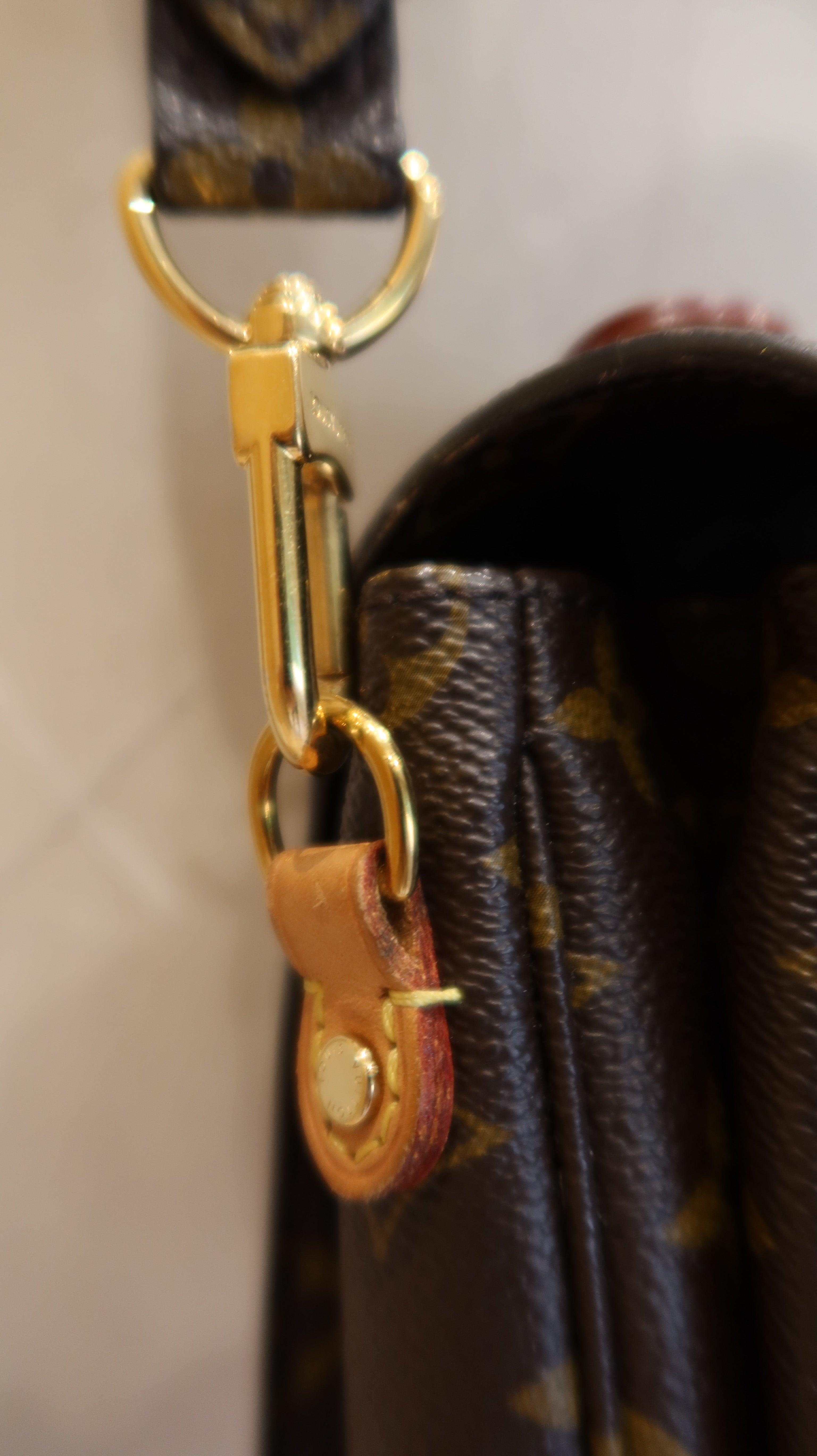 Louis Vuitton Pochette Metis