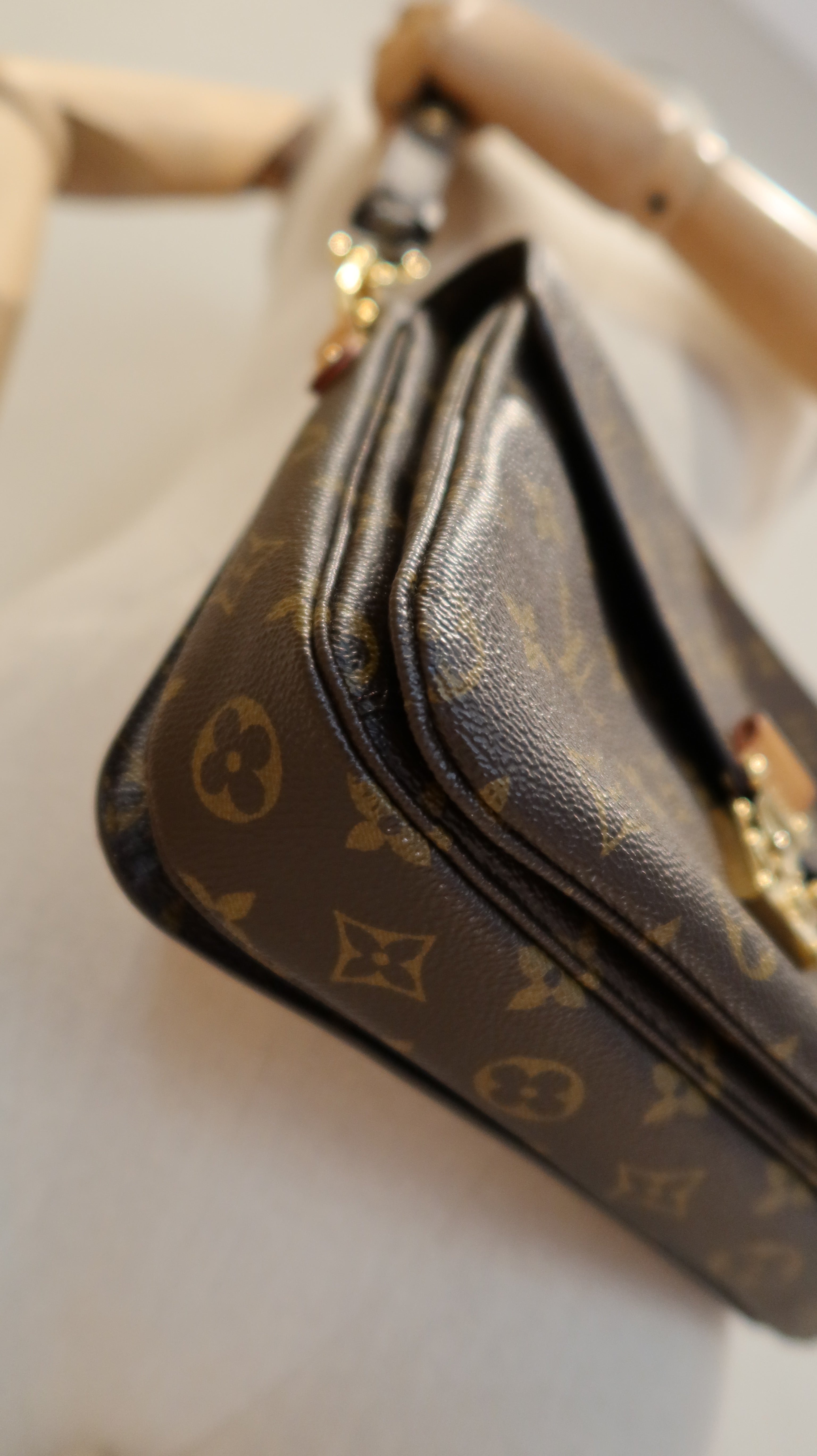 Louis Vuitton Pochette Metis