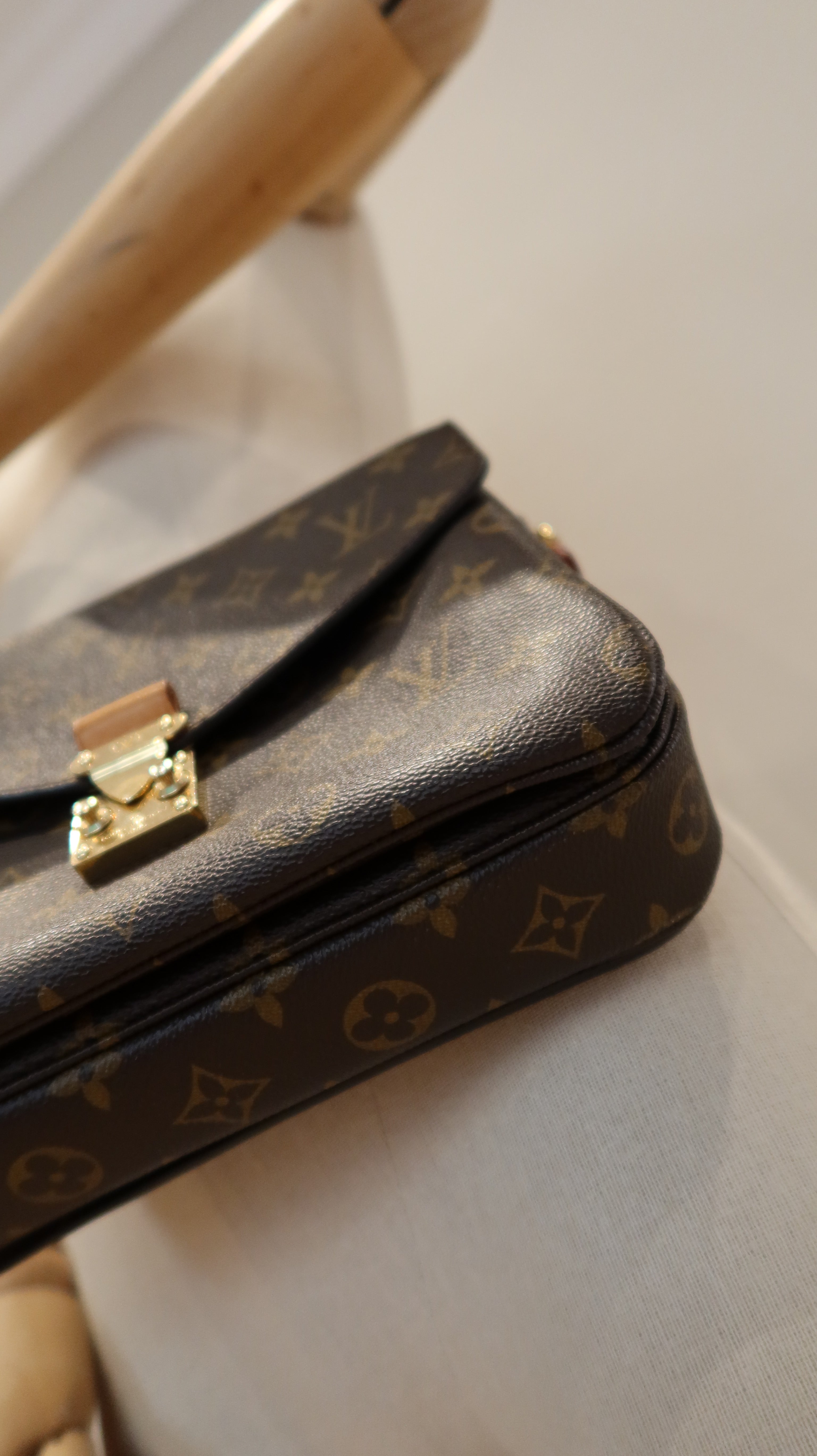 Louis Vuitton Pochette Metis