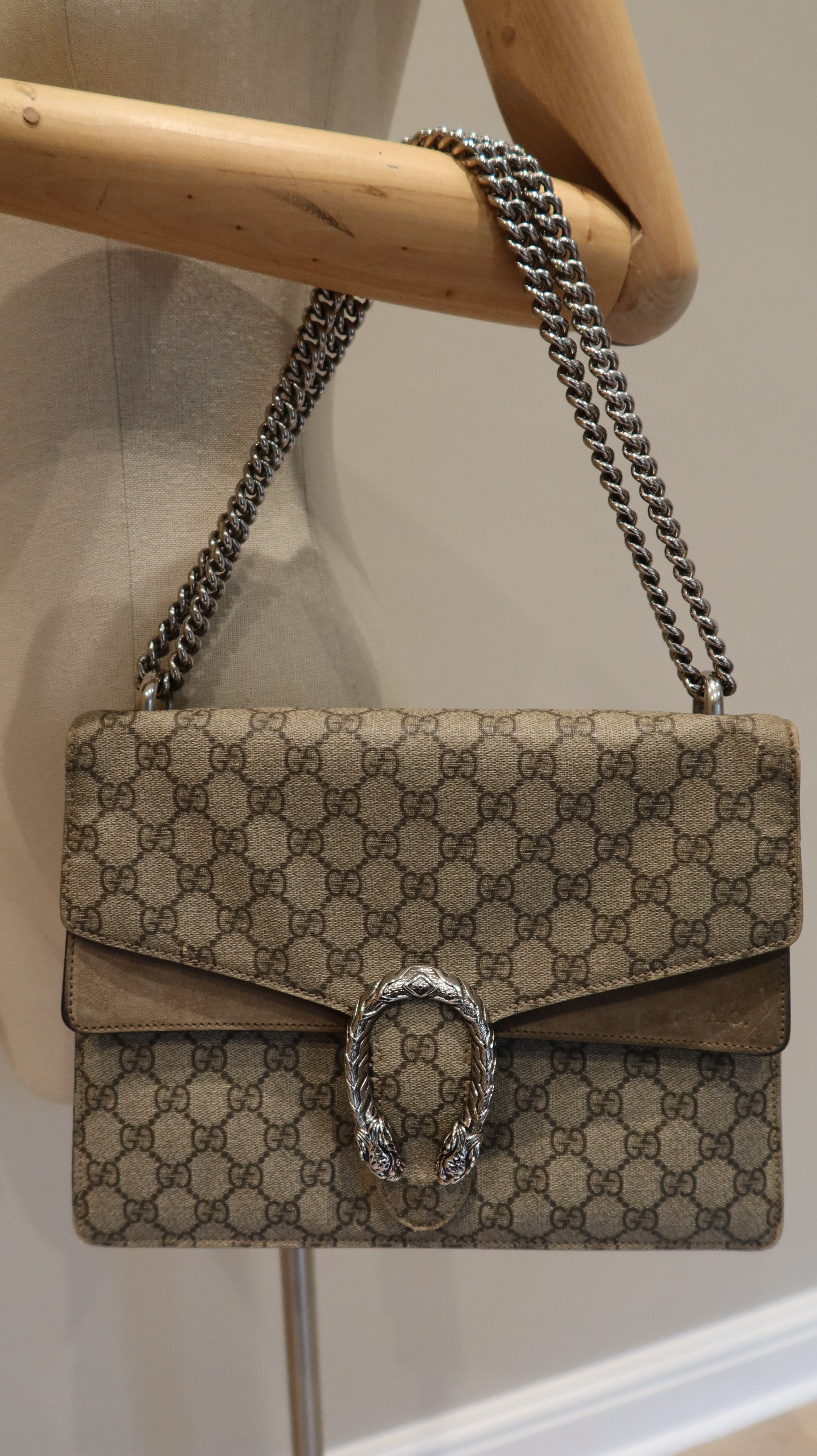 Gucci Dionysus GG Supreme Bag