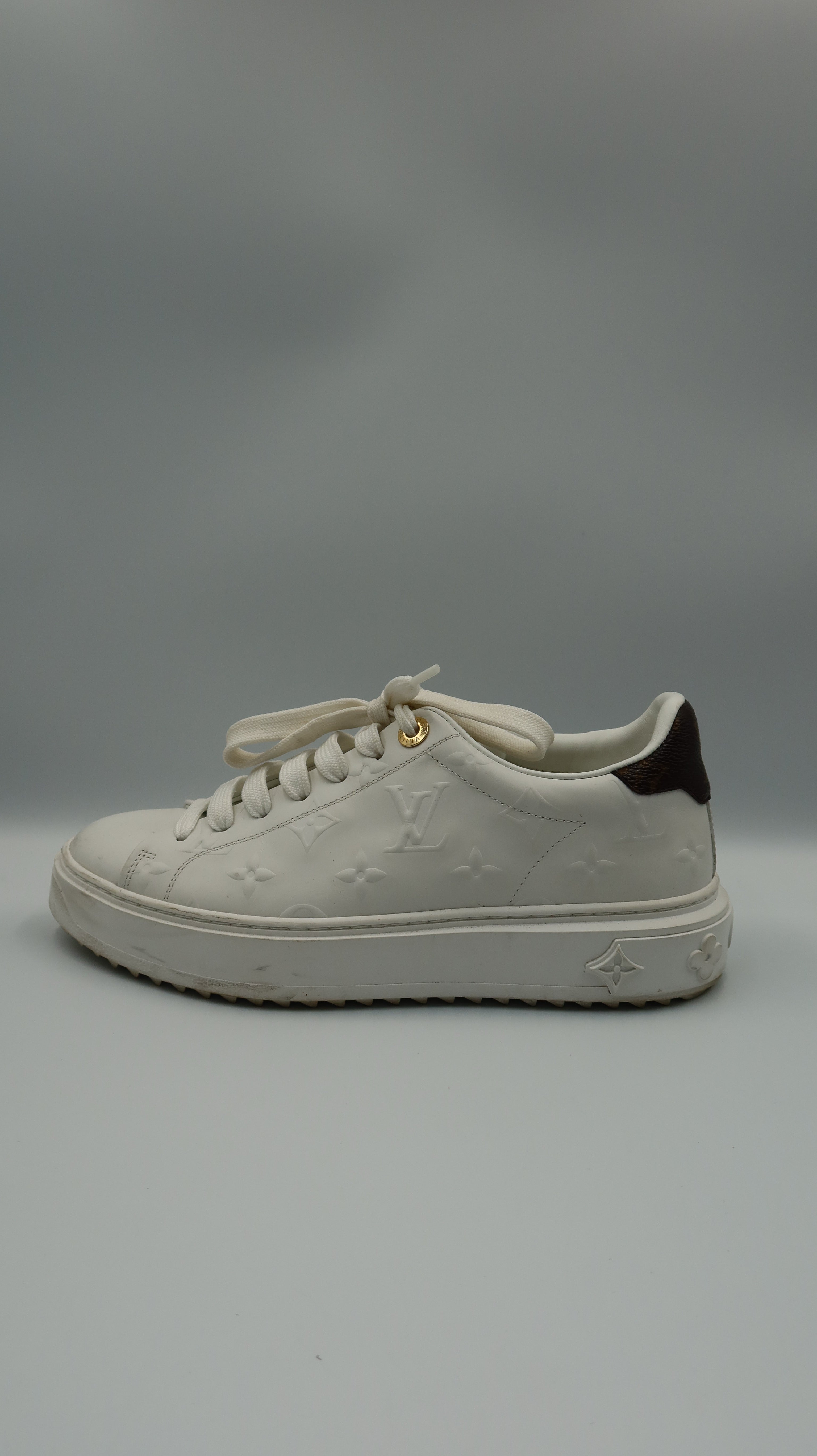 Louis Vuitton Sneakers (EU37)
