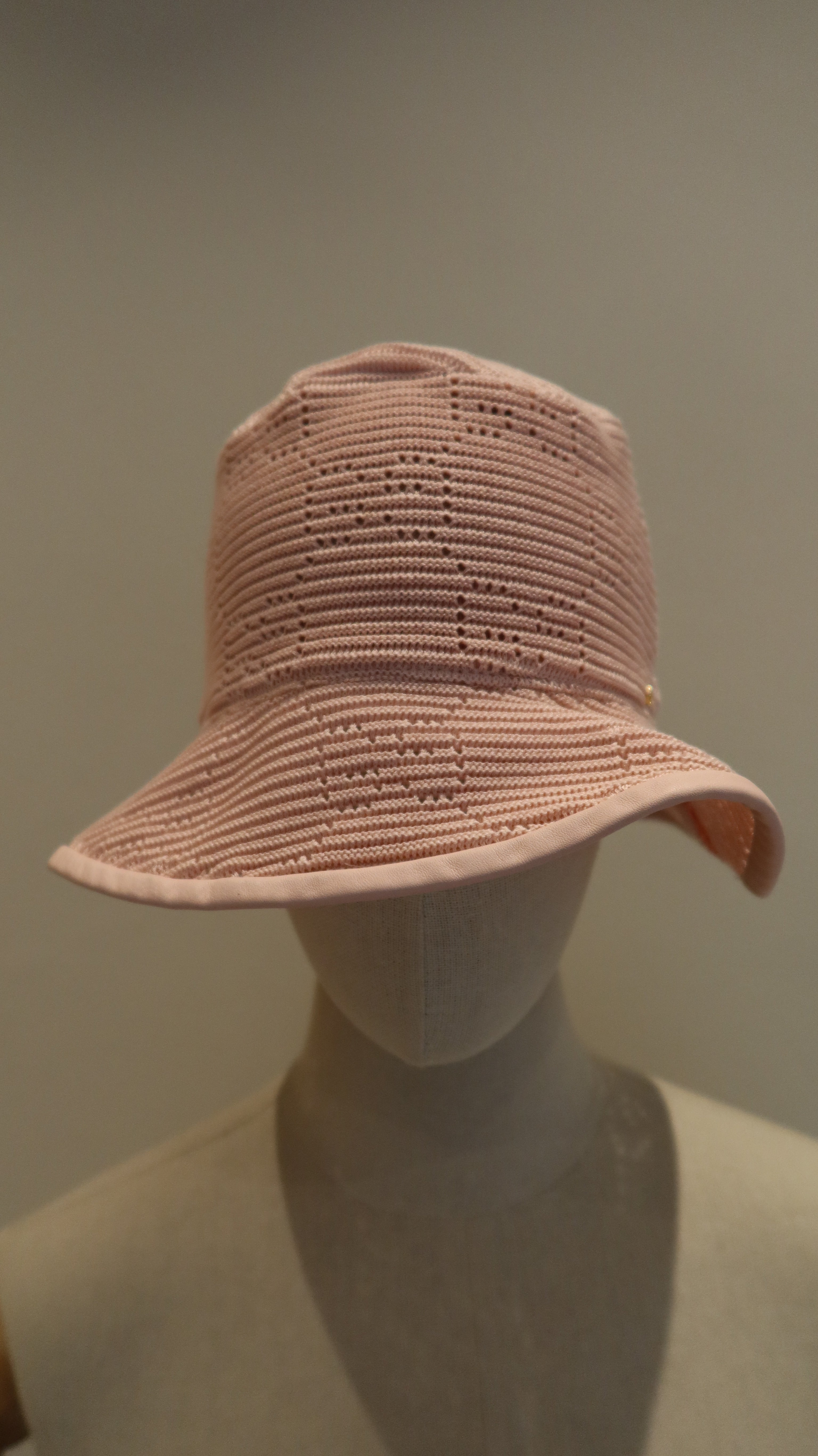 Gucci GG Malibu Crochet Bucket Hat (XS/55cm)