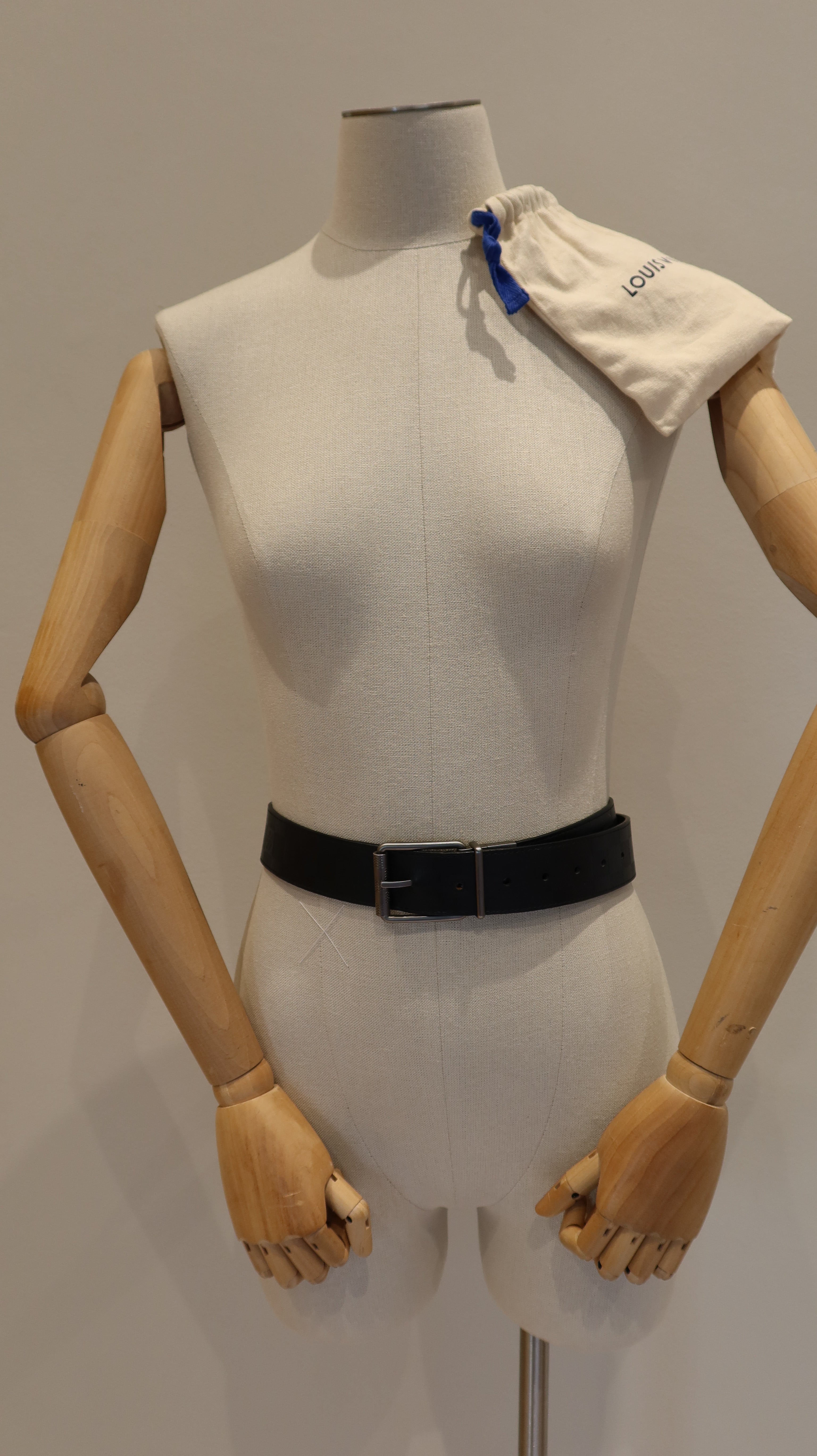 Louis Vuitton Belt (110/44)