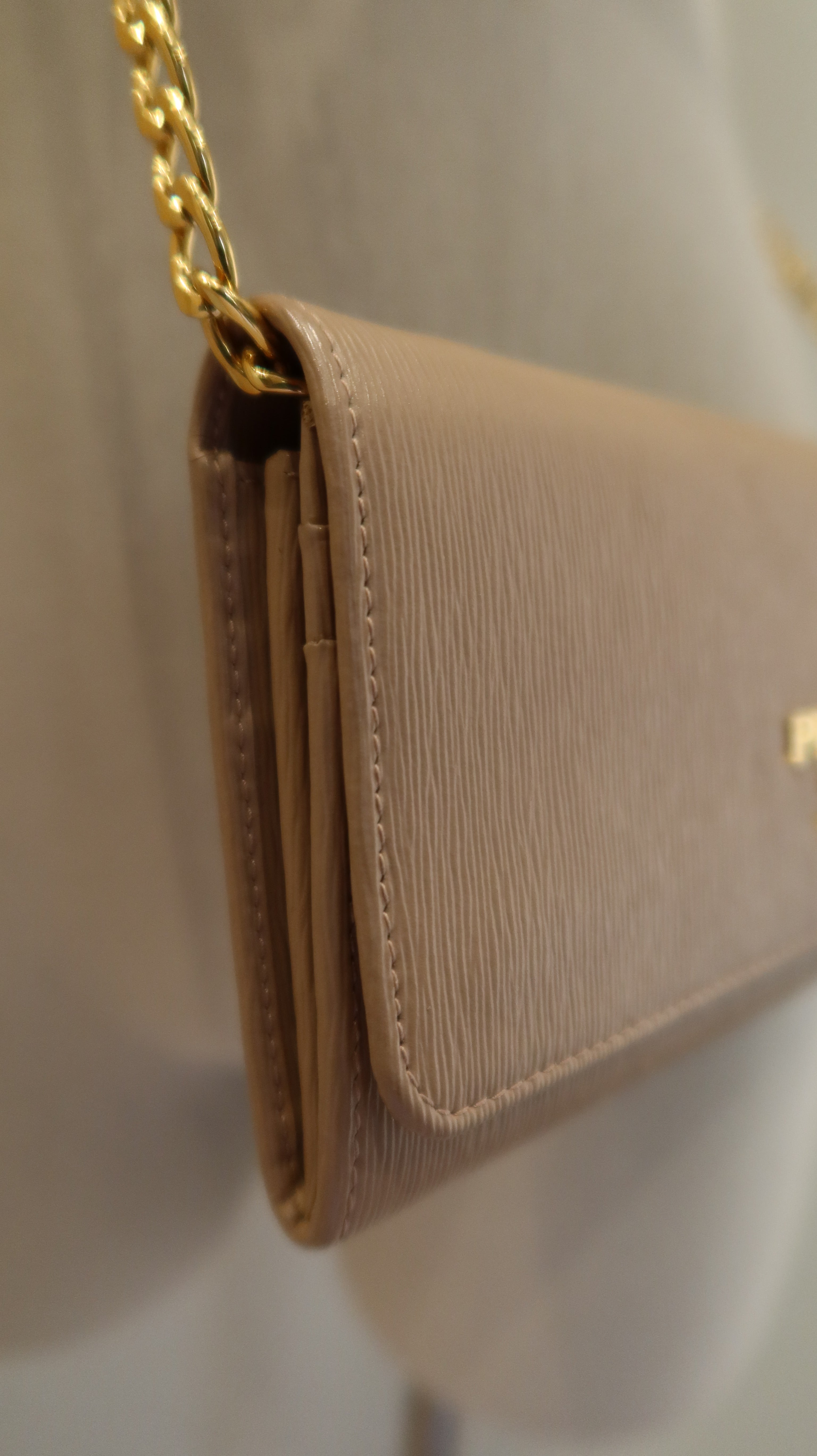 Prada Wallet On Chain