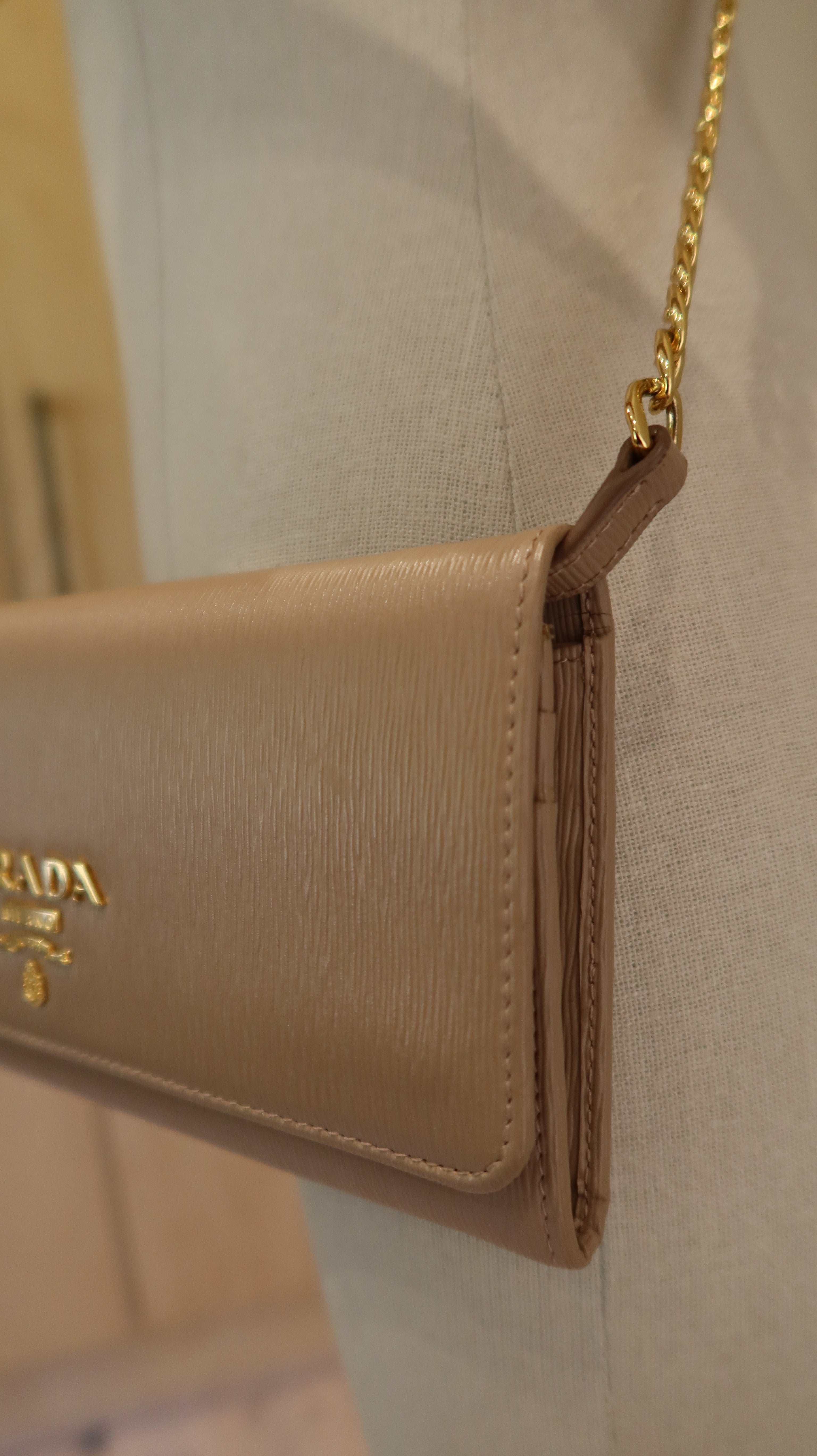 Prada Wallet On Chain