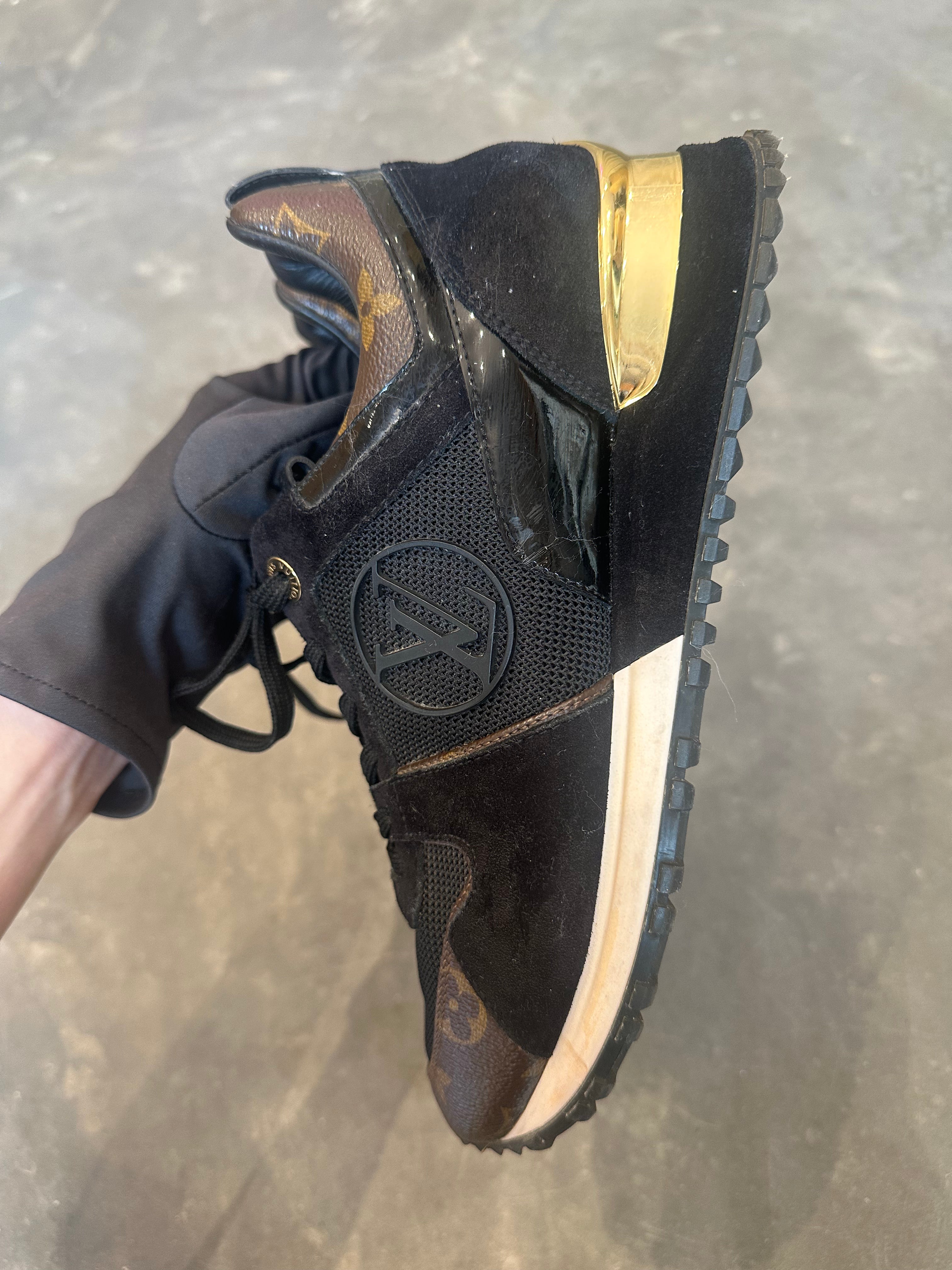 Louis Vuitton Sneakers (EU38)