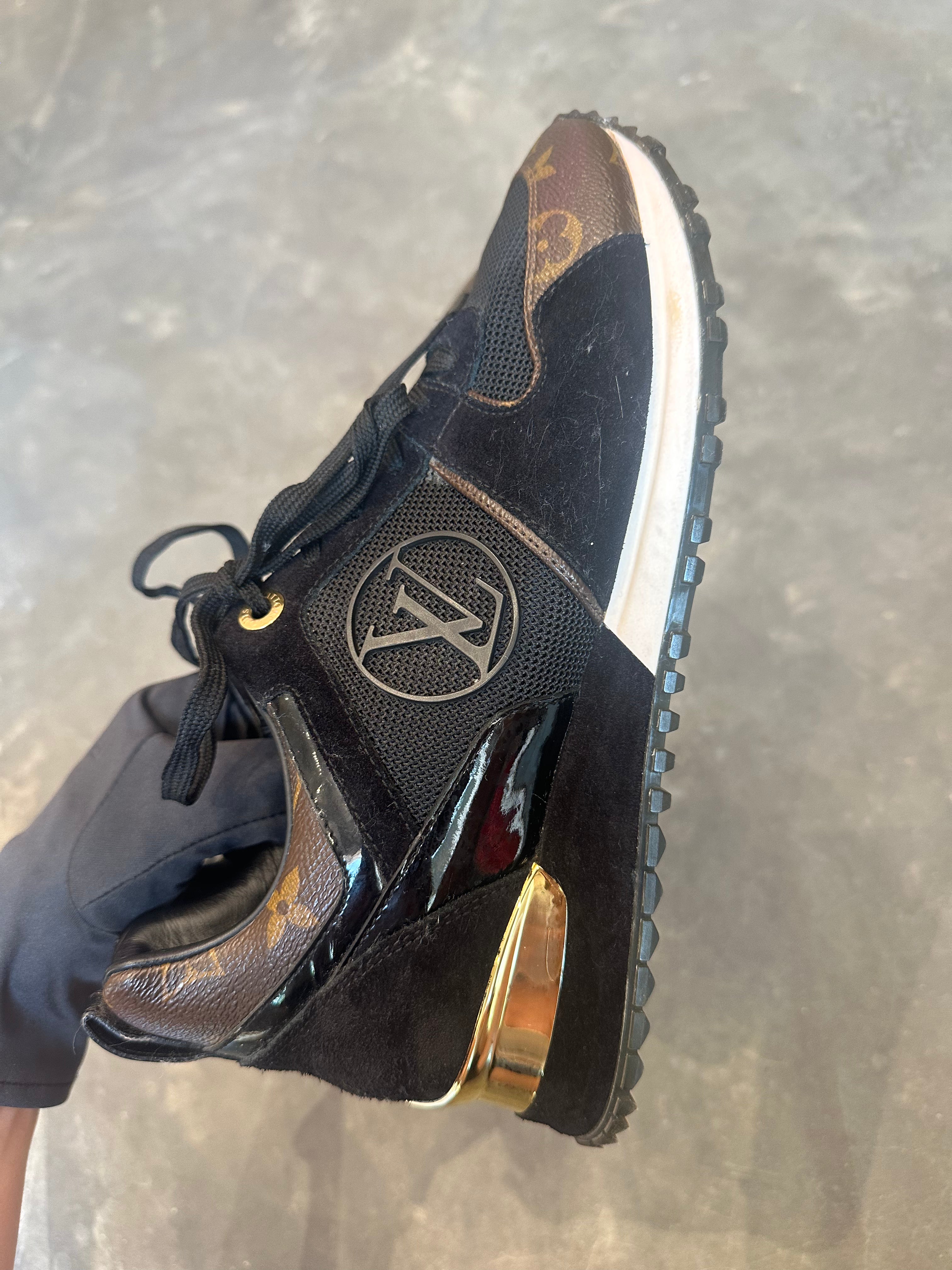 Louis Vuitton Sneakers (EU38)