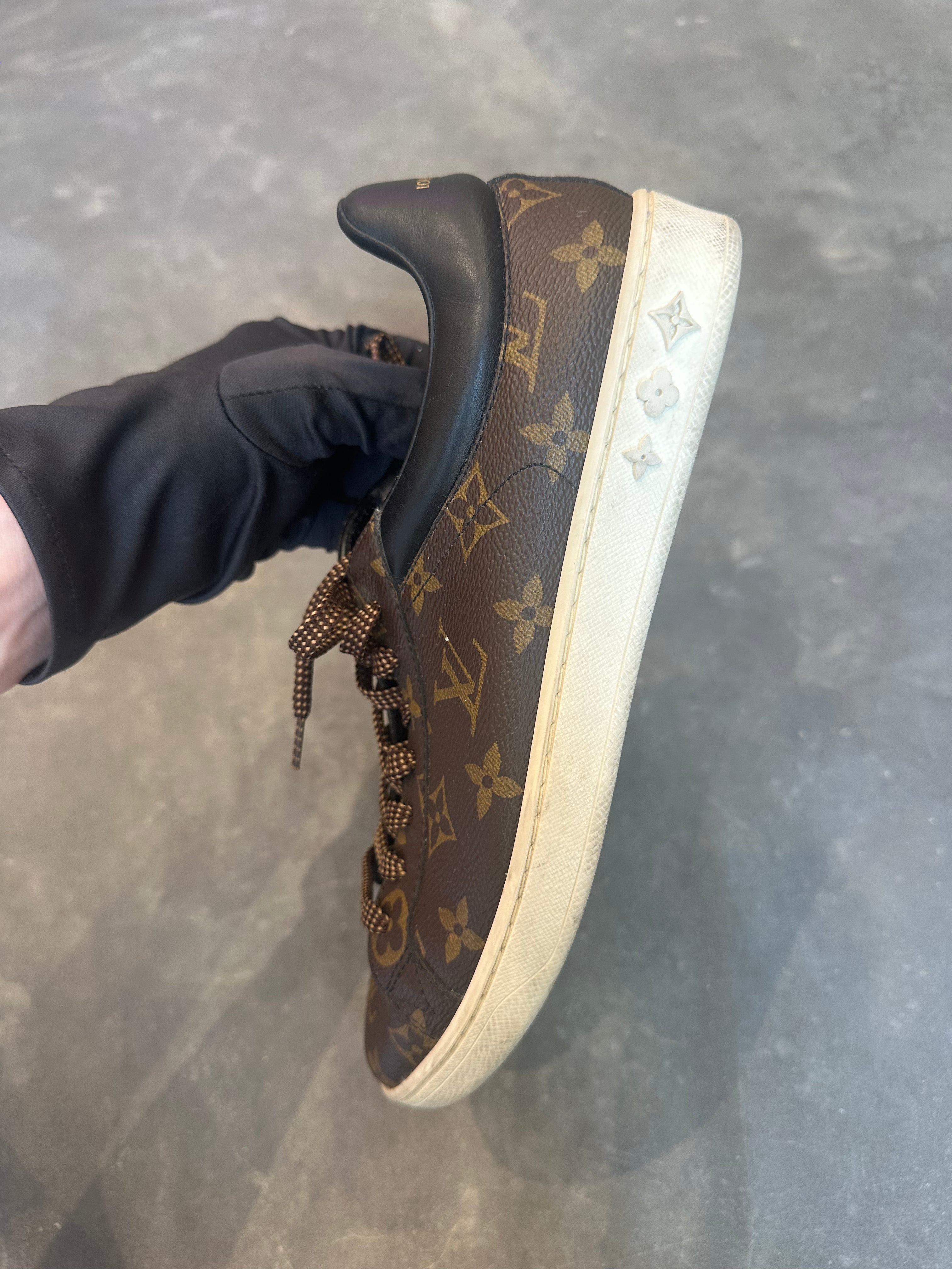 Louis Vuitton Sneakers (EU38)
