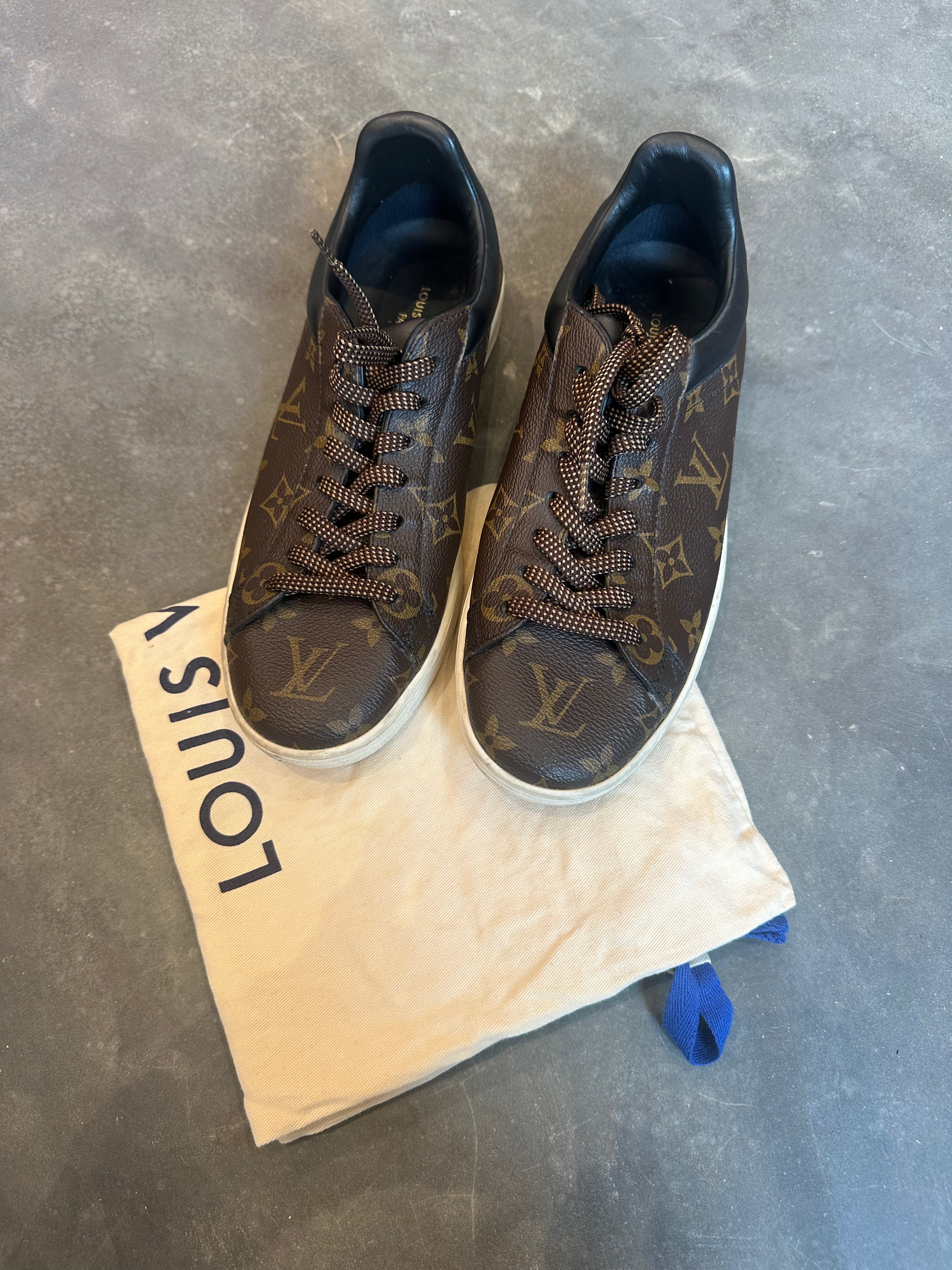 Louis Vuitton Sneakers (EU38)