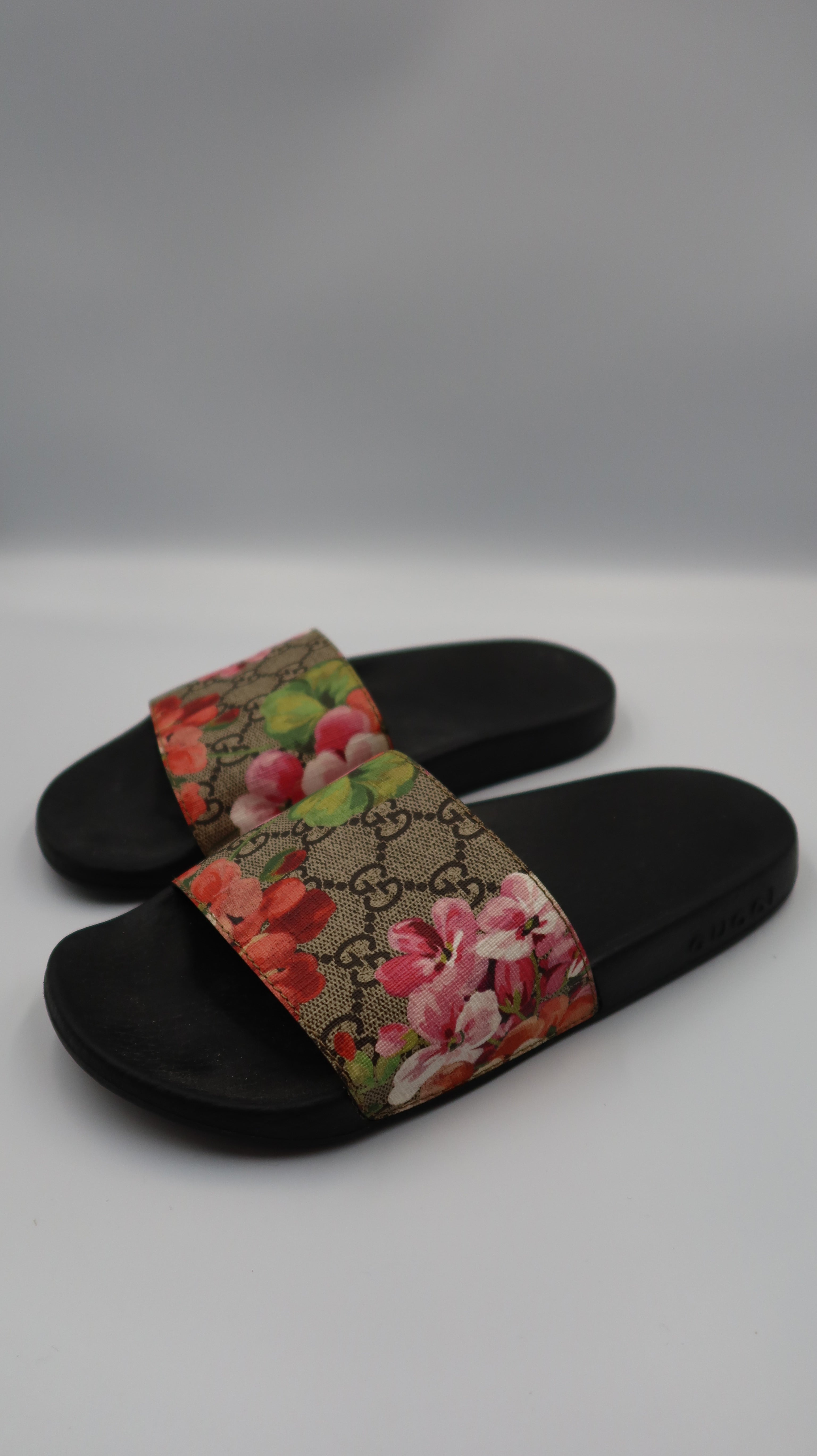 Gucci Slides (EU37)