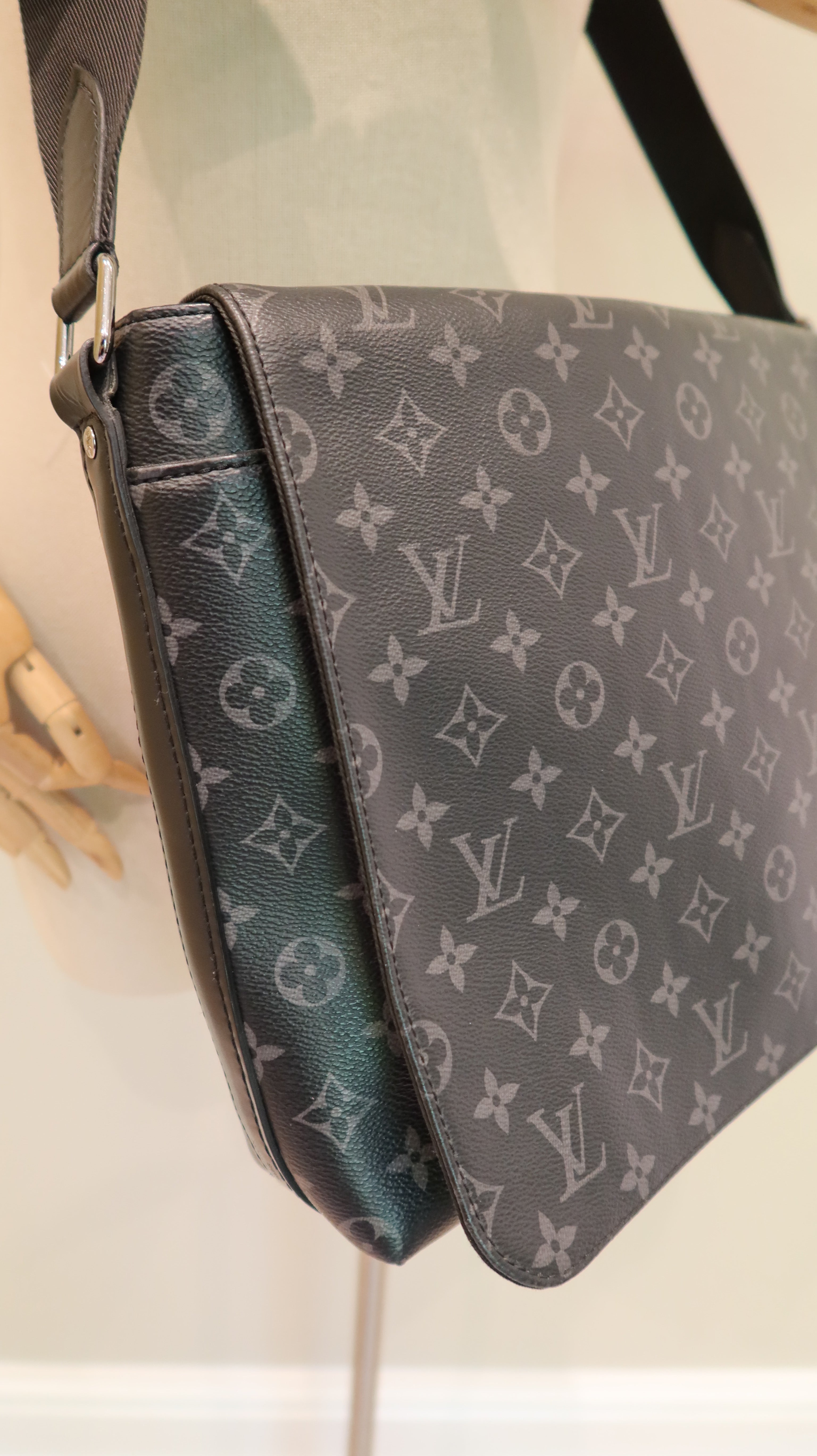 Louis Vuitton District Messenger Bag