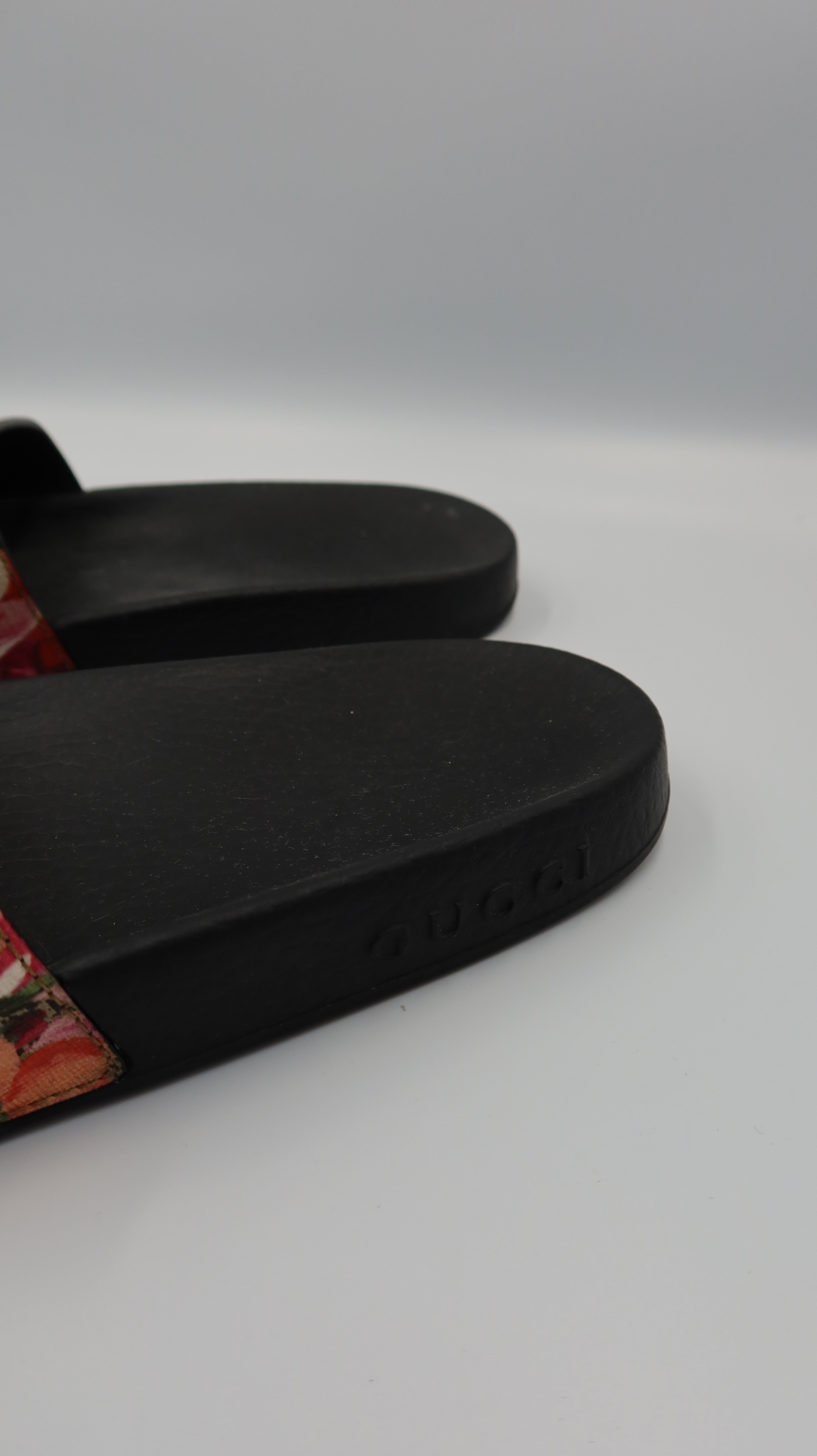 Gucci Slides (EU37)