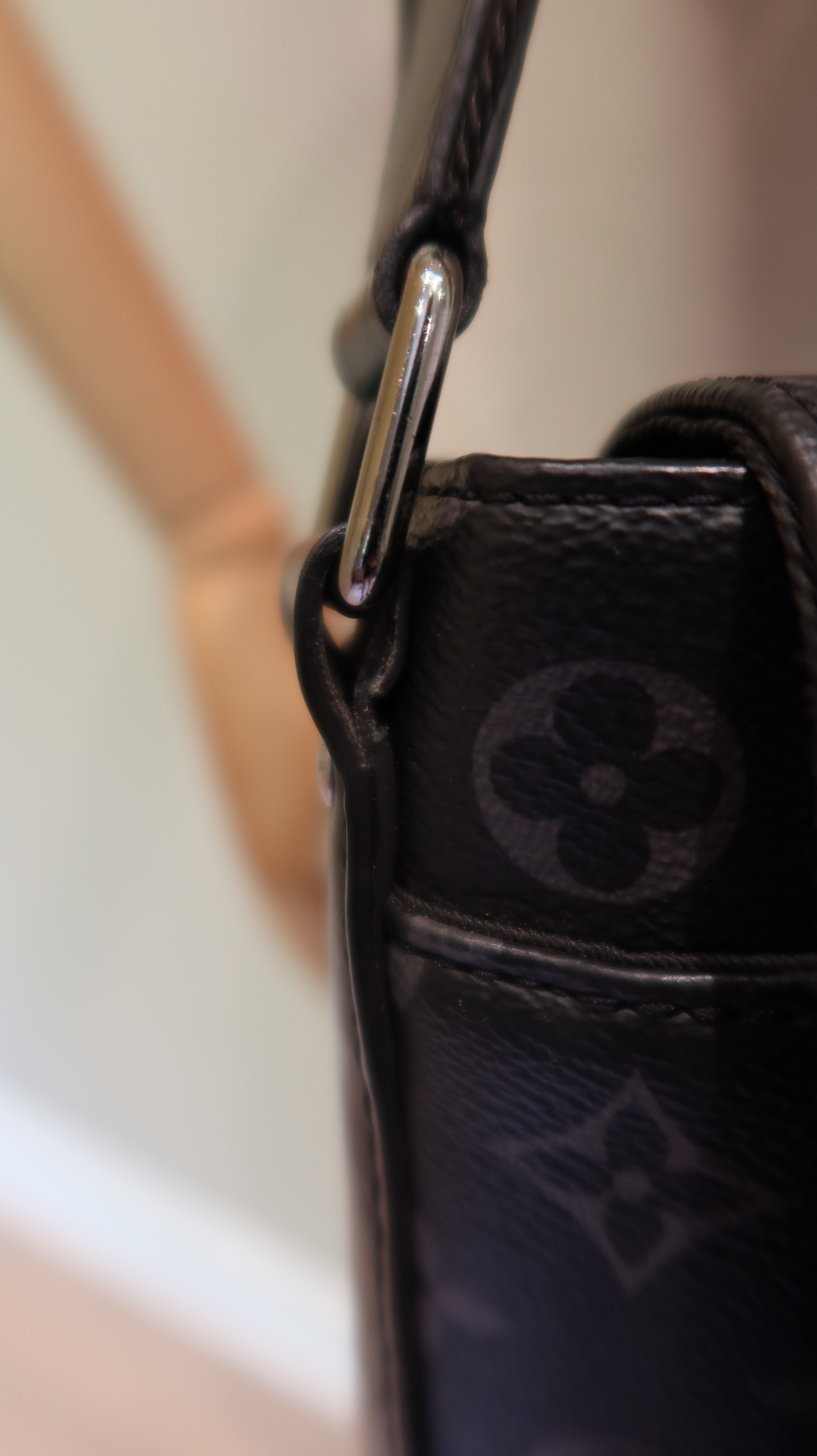 Louis Vuitton District Messenger Bag