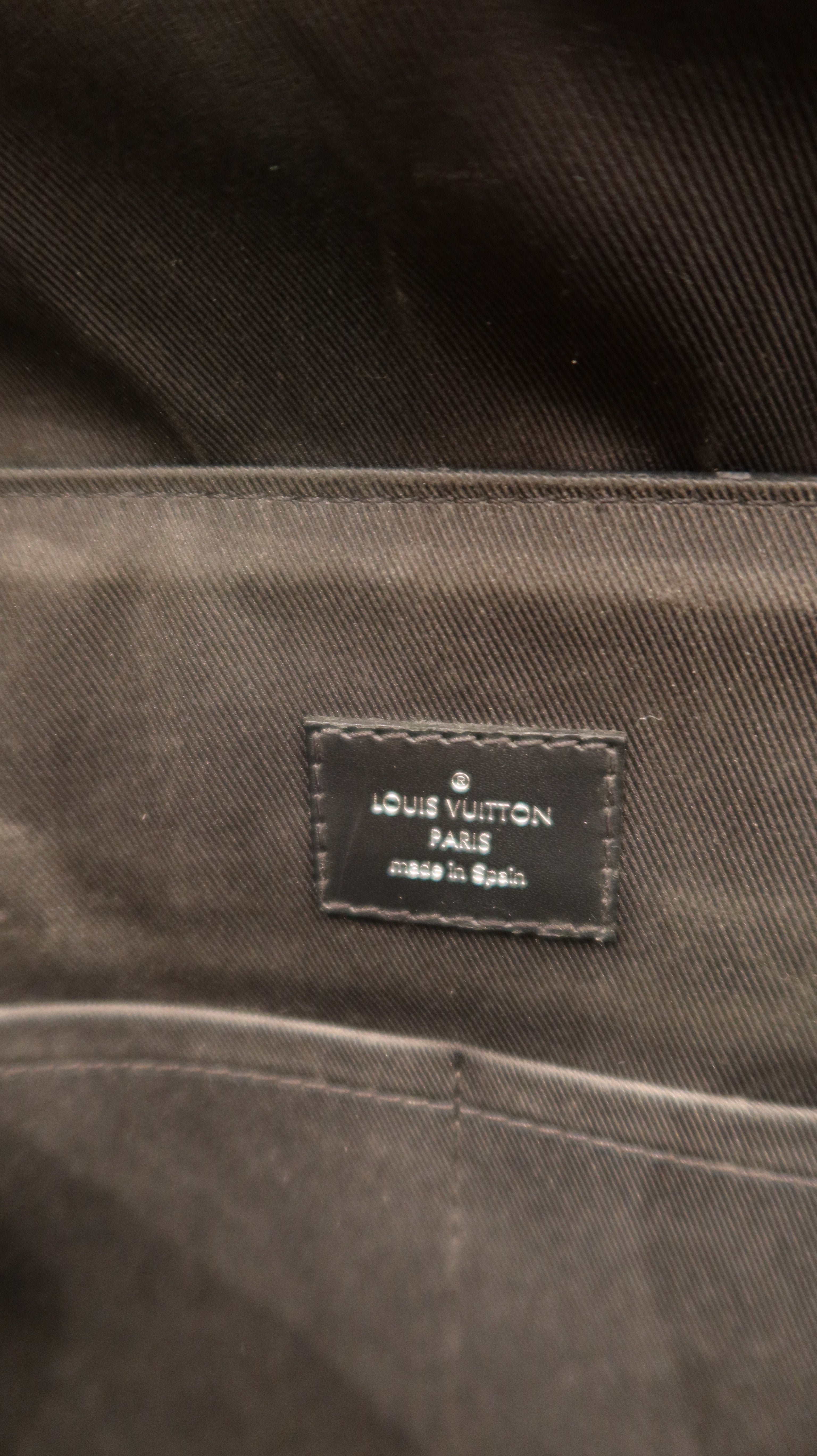 Louis Vuitton District Messenger Bag