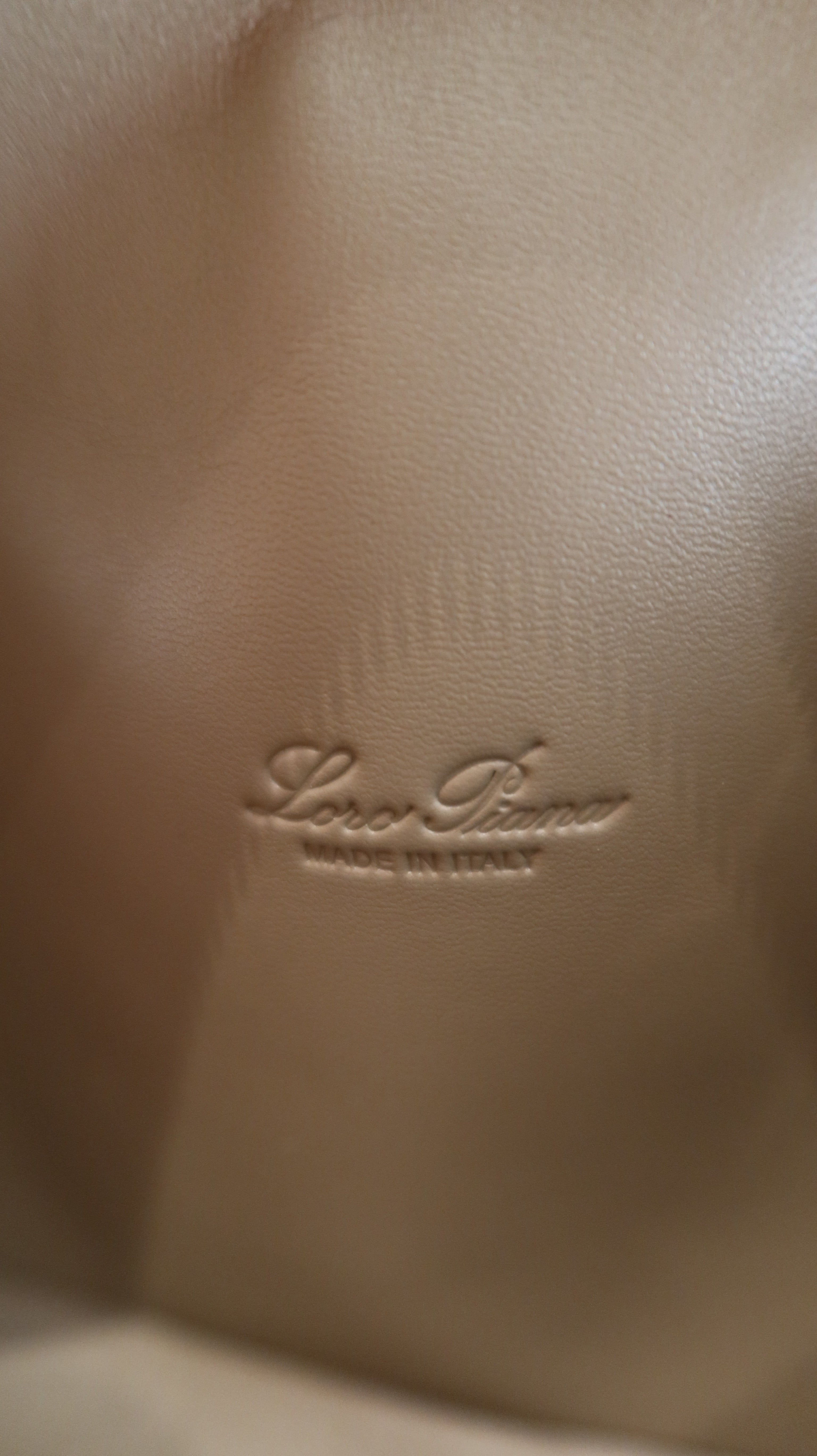 Loro Piana L19