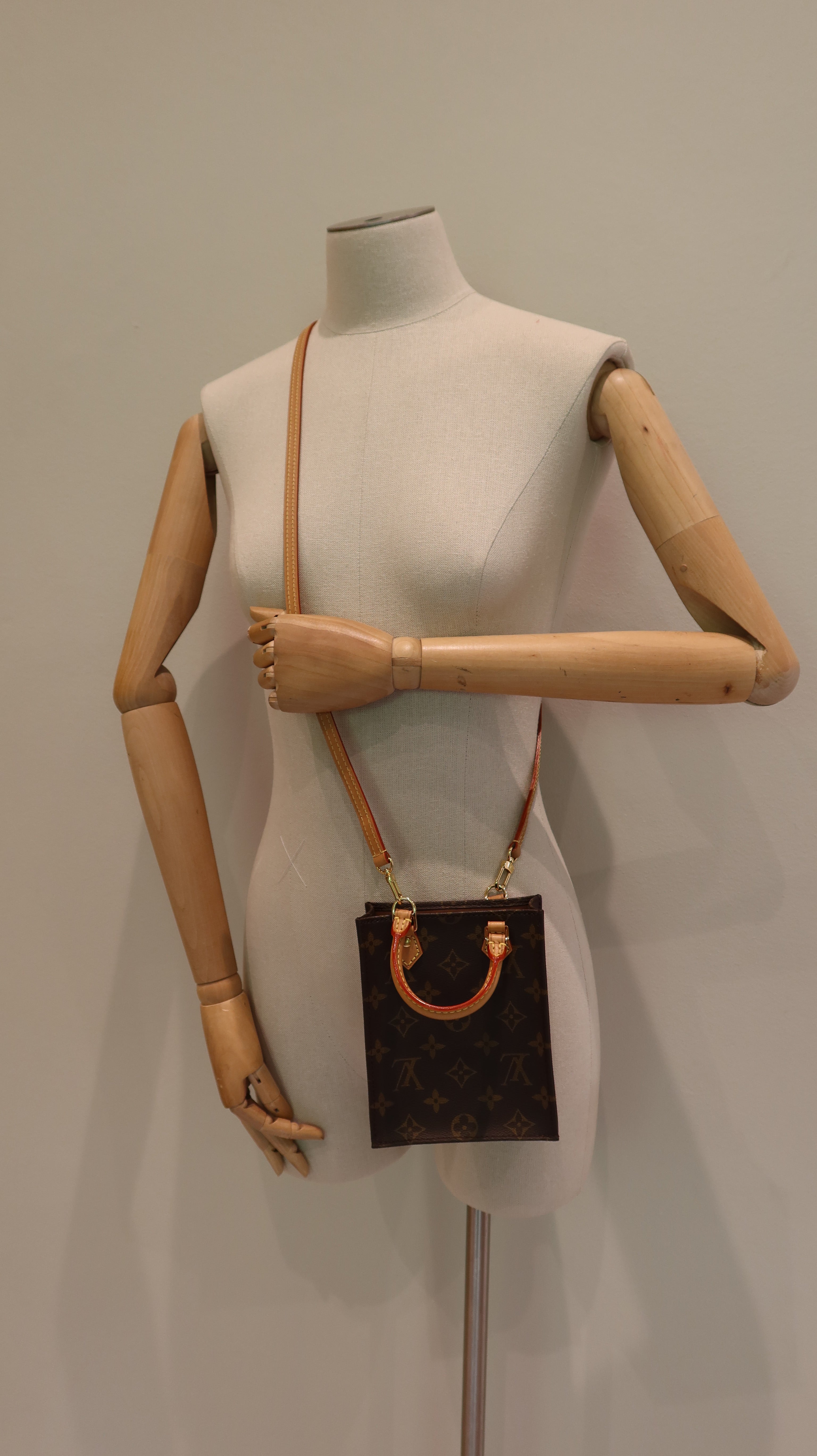 Louis Vuitton Petit Sac Plat