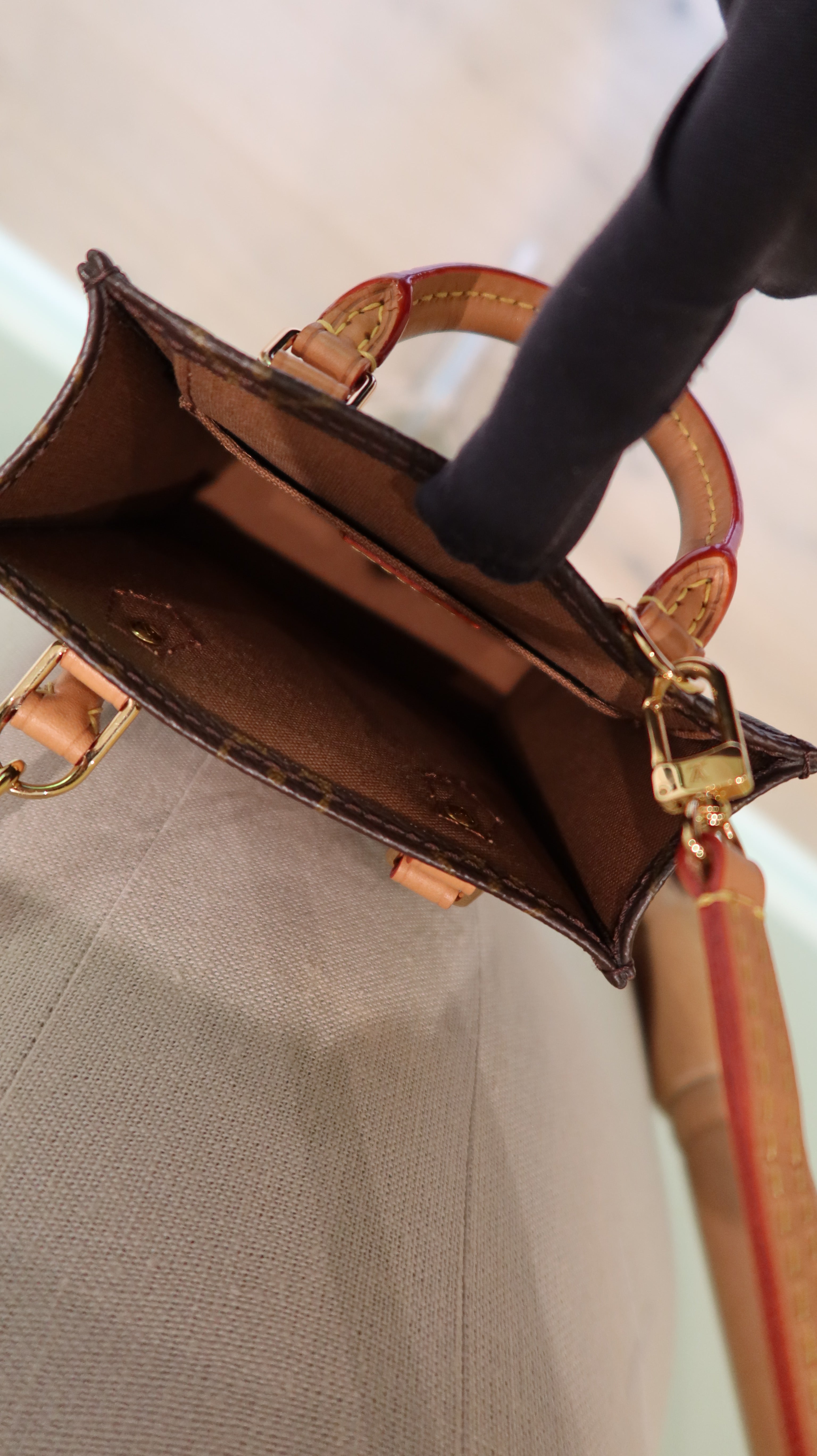 Louis Vuitton Petit Sac Plat