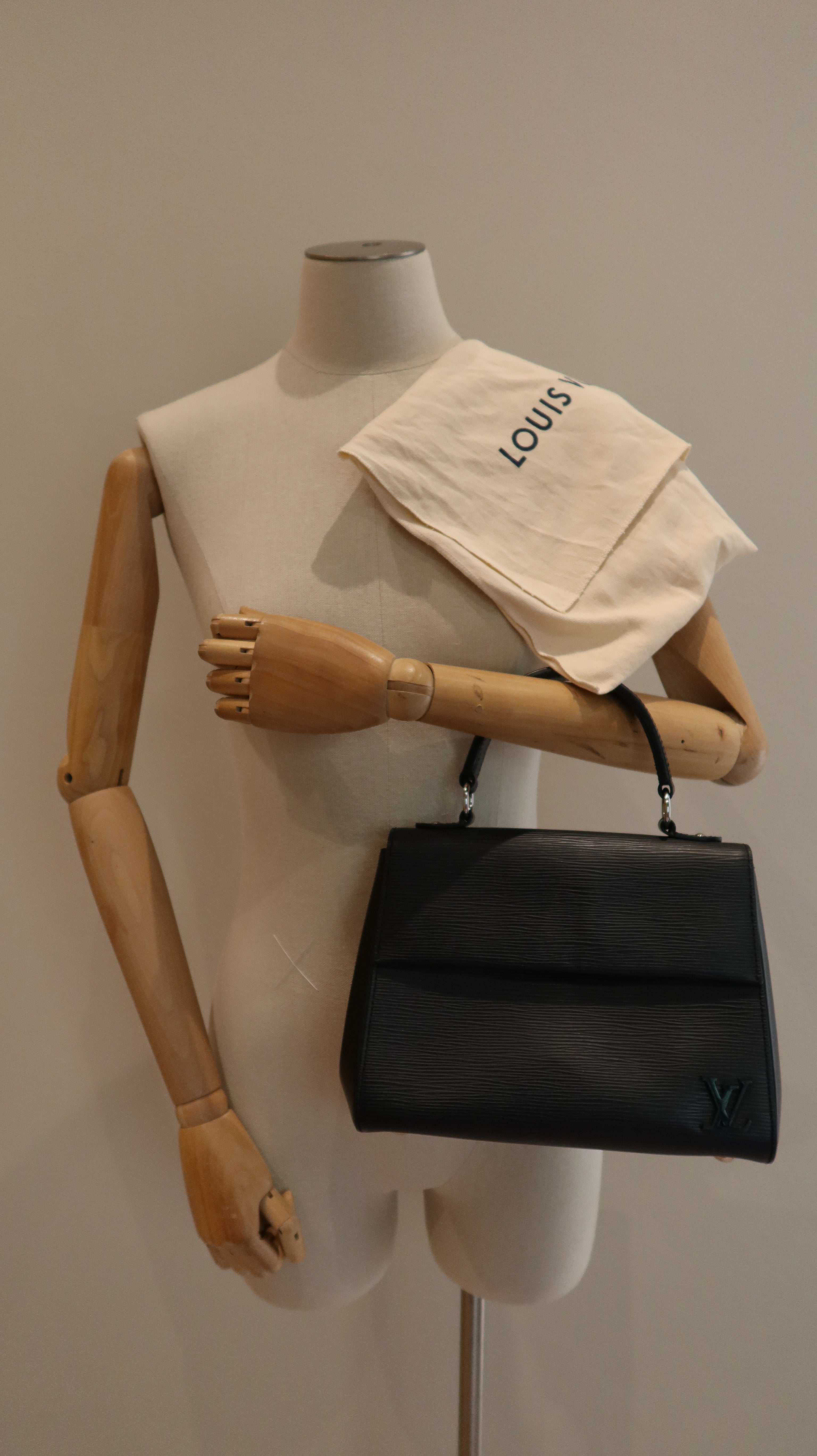 Louis Vuitton Cluny Bag