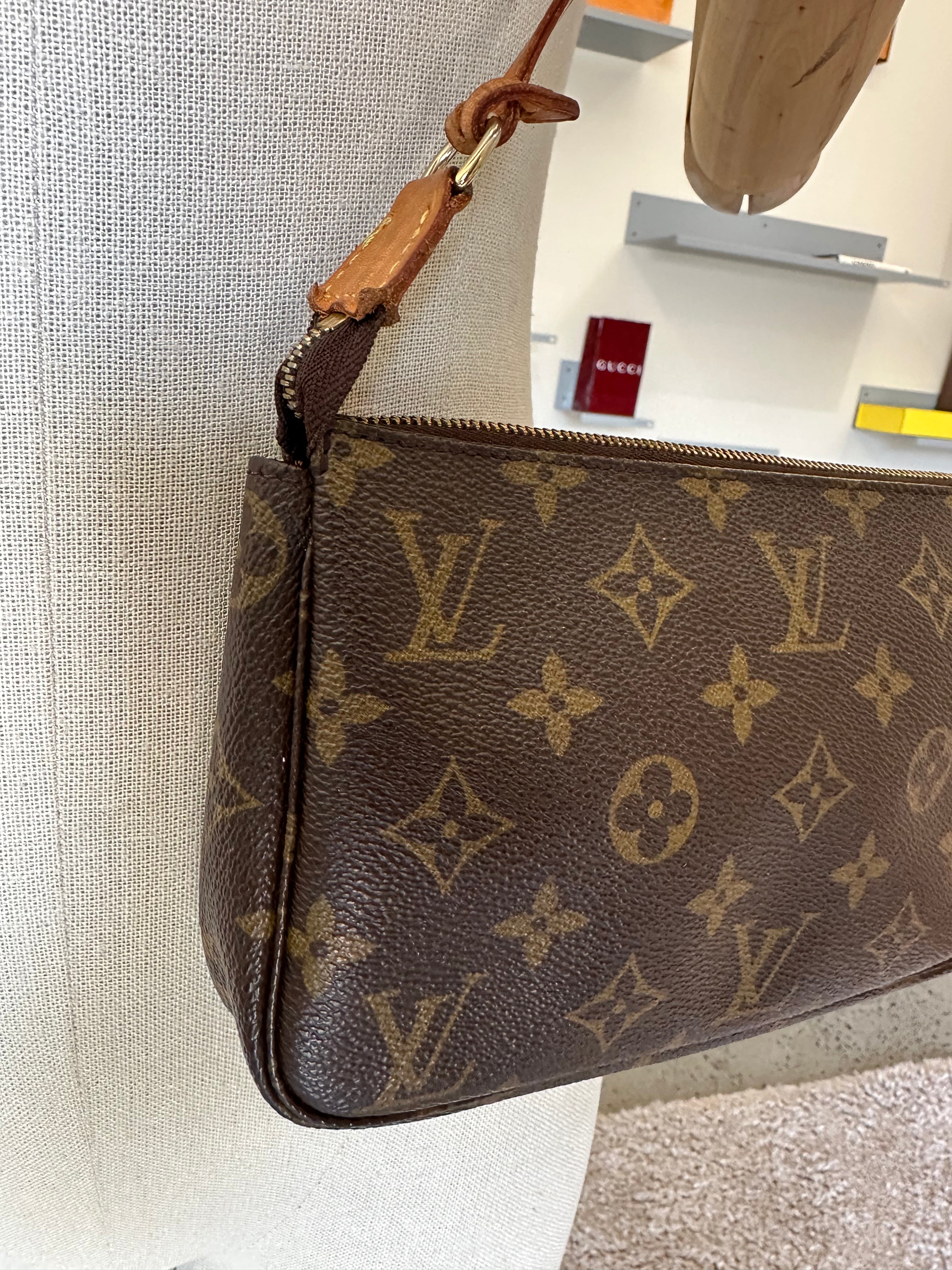 Louis Vuitton Pochette Accessoires