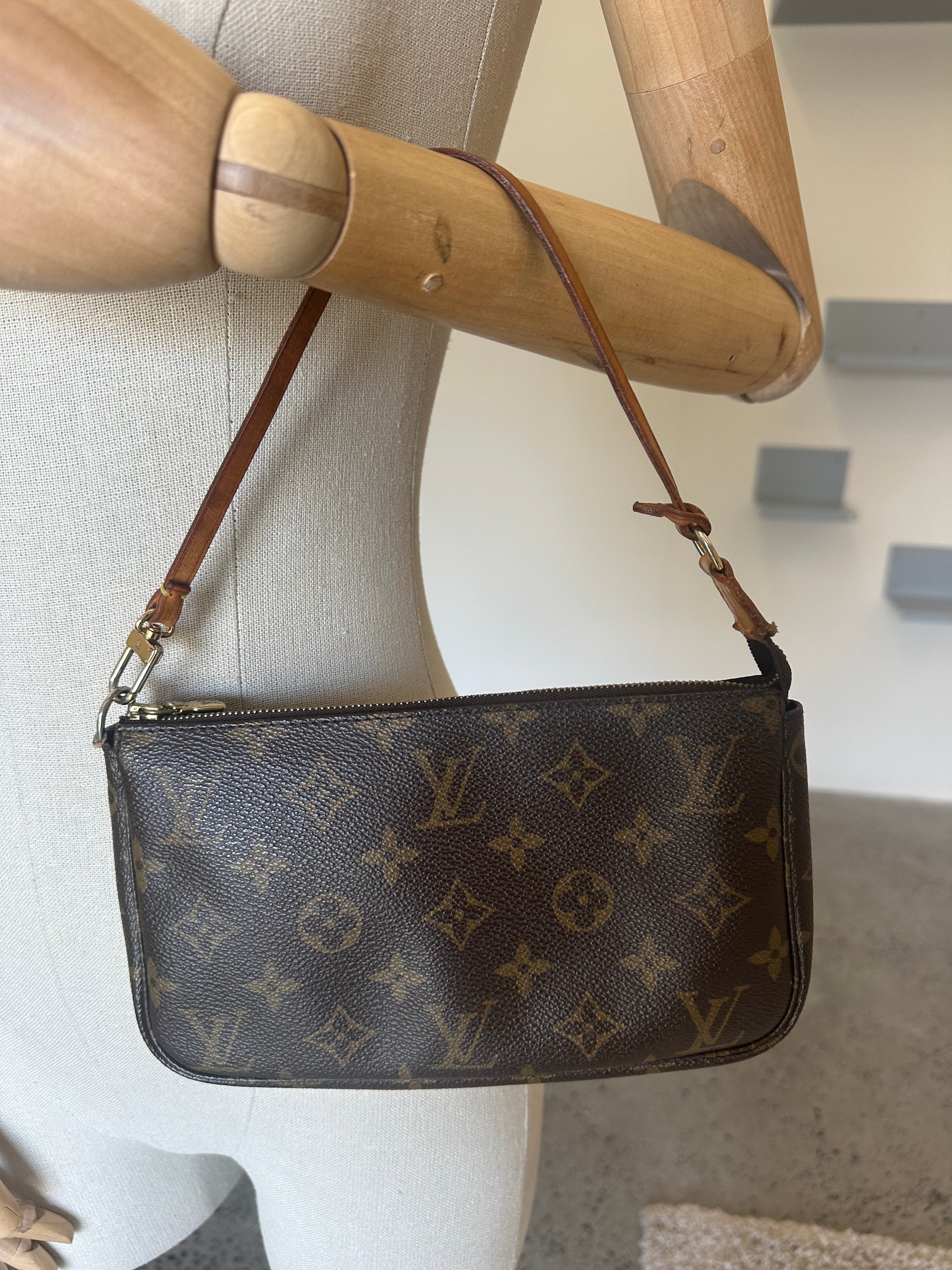 Louis Vuitton Pochette Accessoires