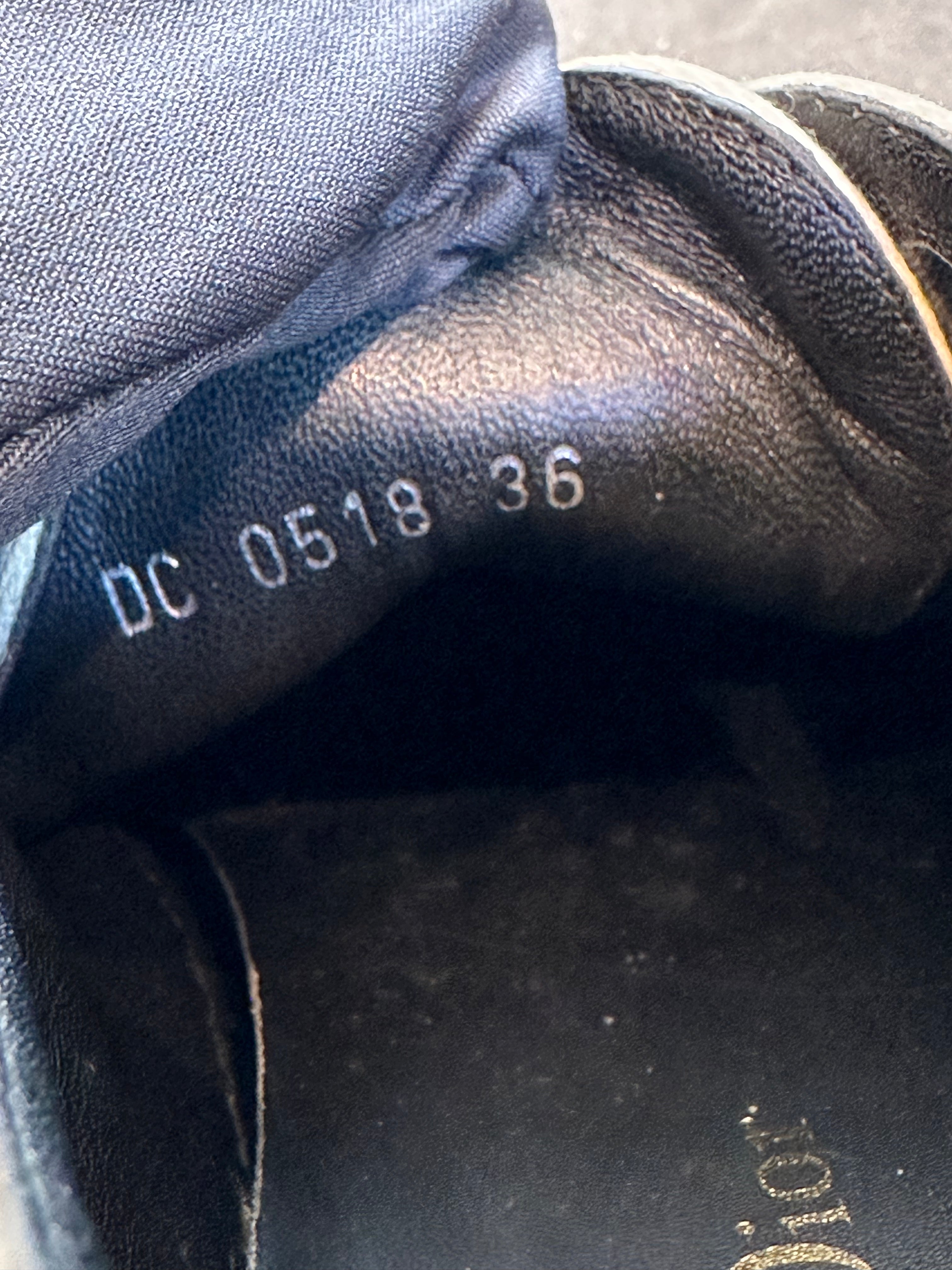 Christian Dior Sneakers (EU36)