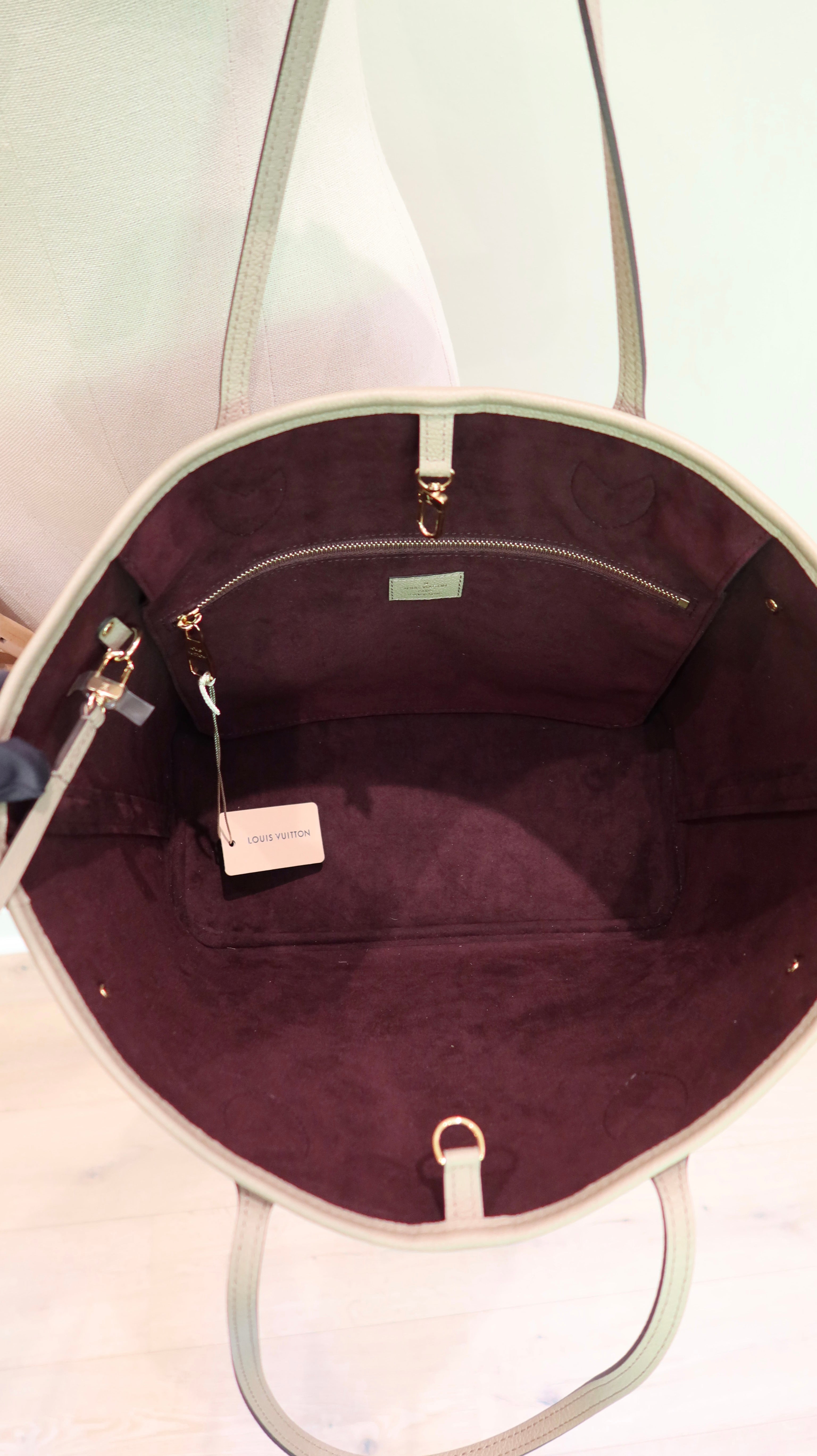 Louis Vuitton Neverfull MM *Store Fresh/Full Set*