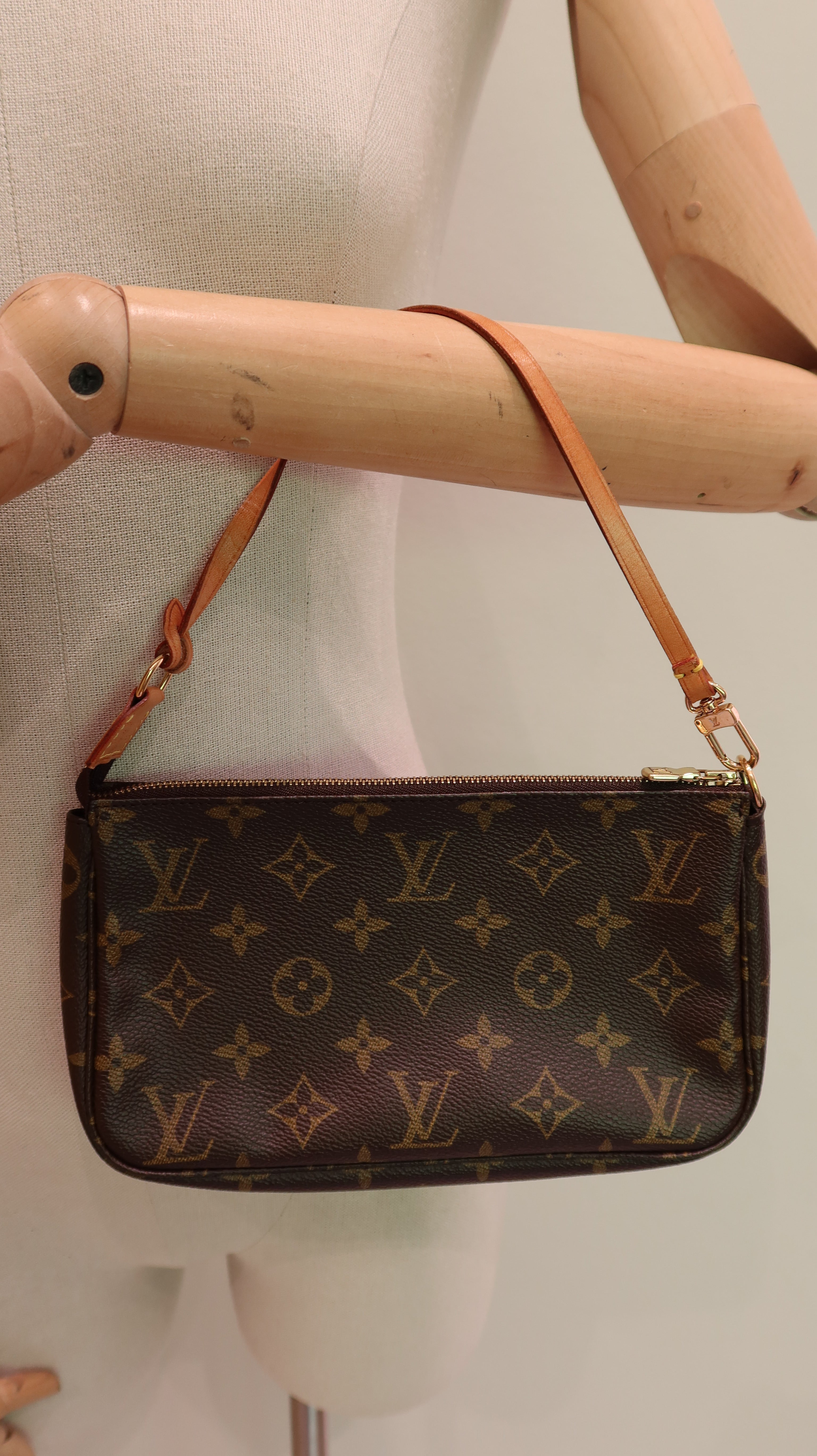 Louis Vuitton Pochette Accessoires