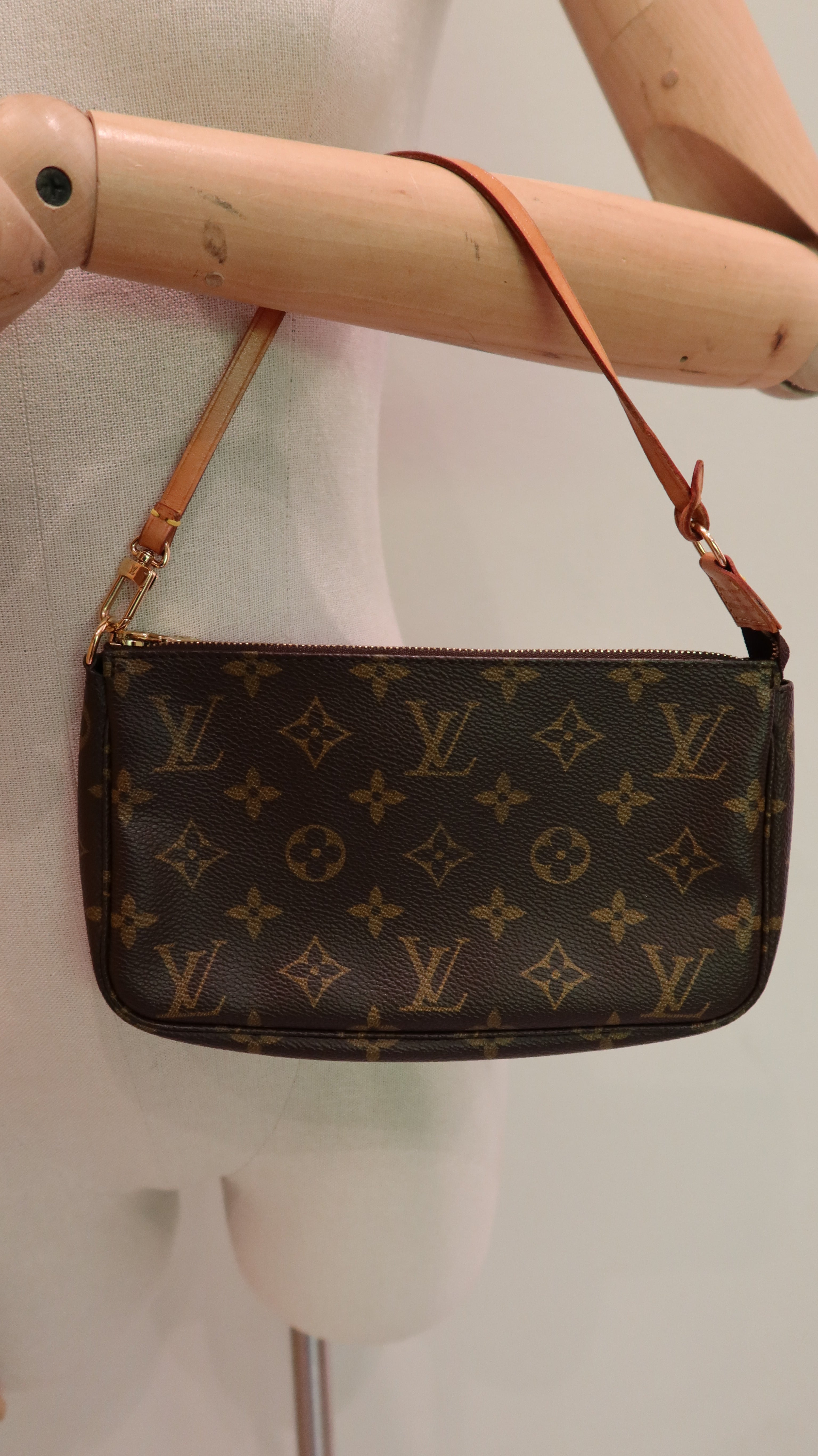 Louis Vuitton Pochette Accessoires
