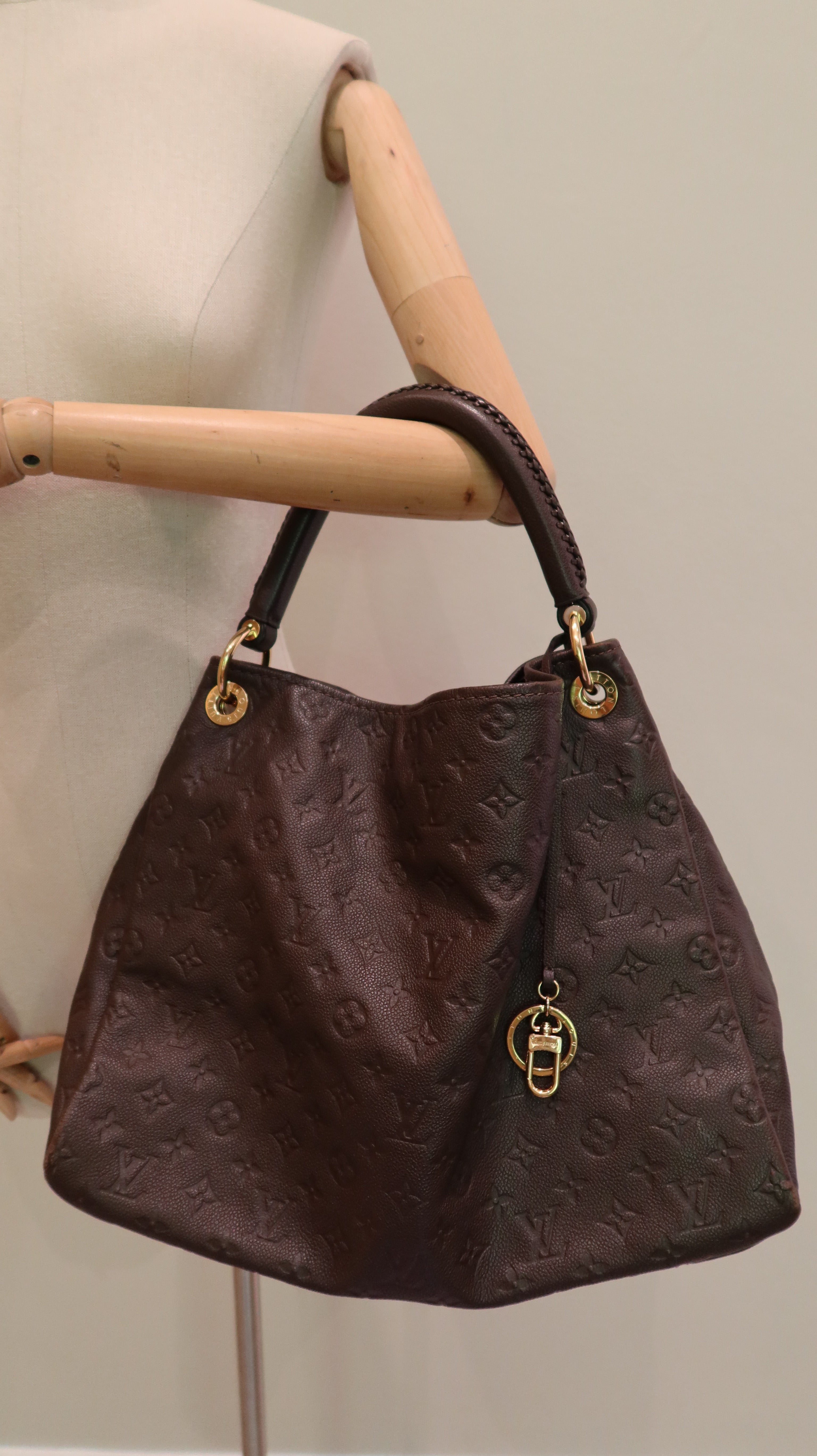 Louis Vuitton Artsy MM